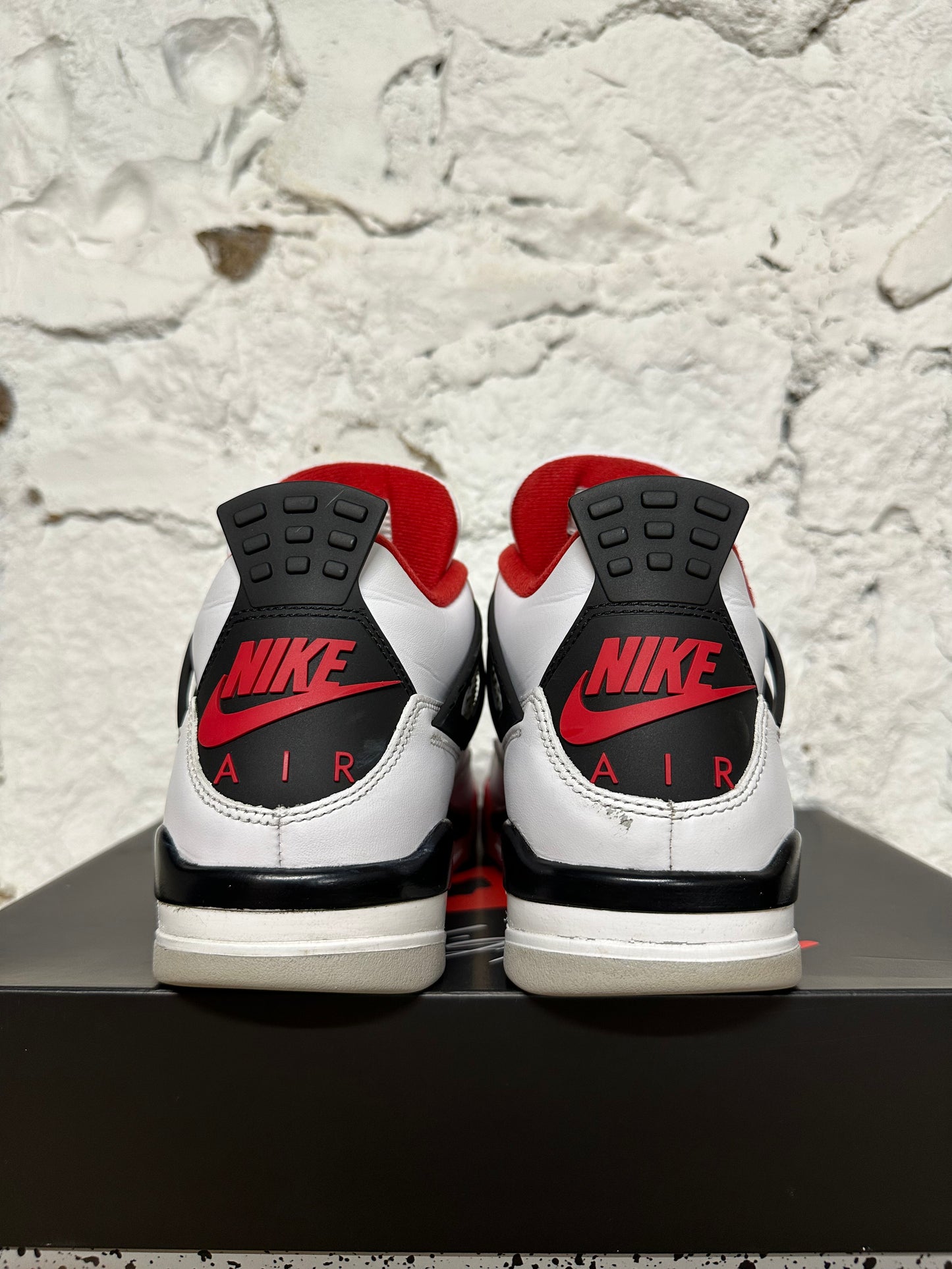 Air Jordan 4 Fire Red Sz 9.5