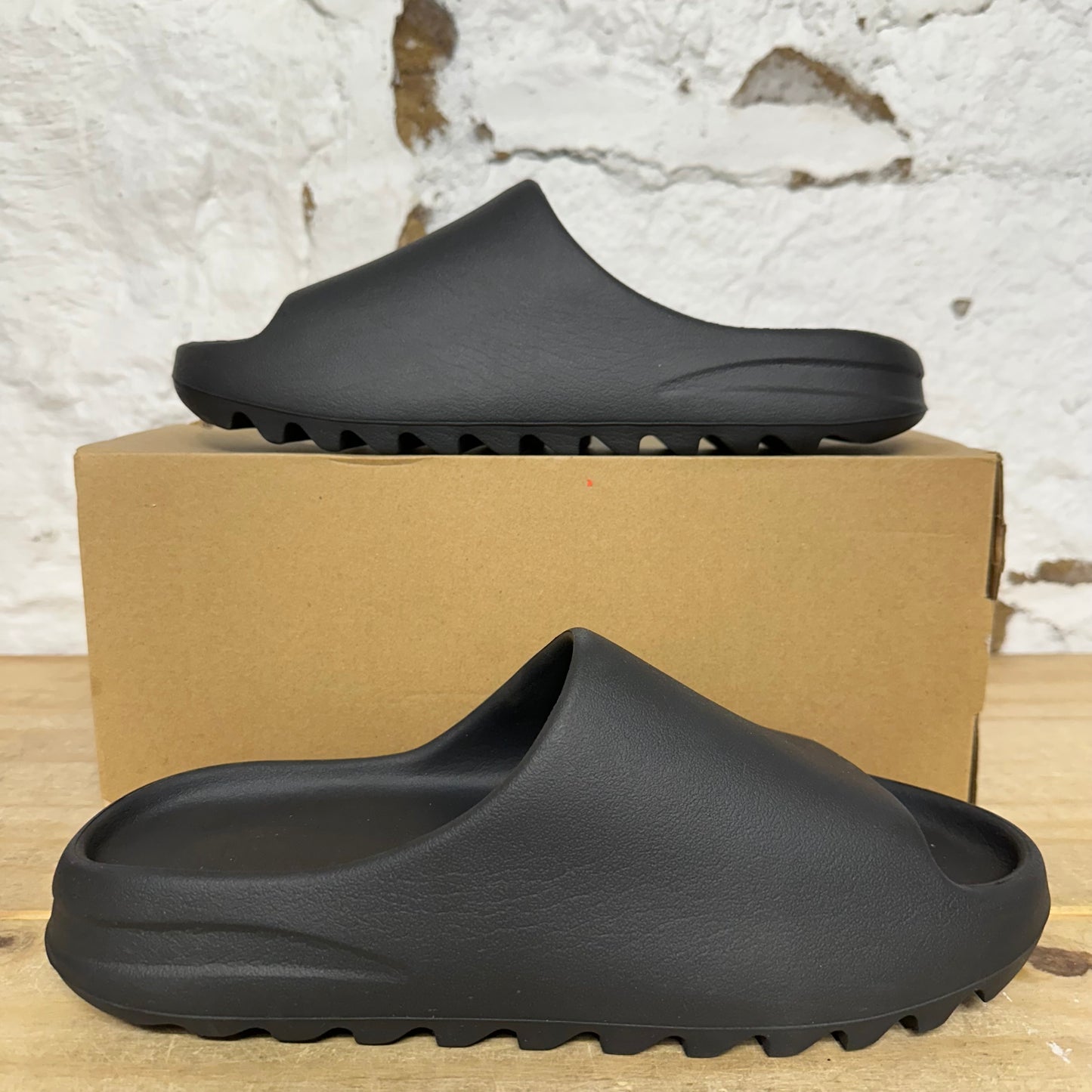 Yeezy Slide Onyx Sz 12