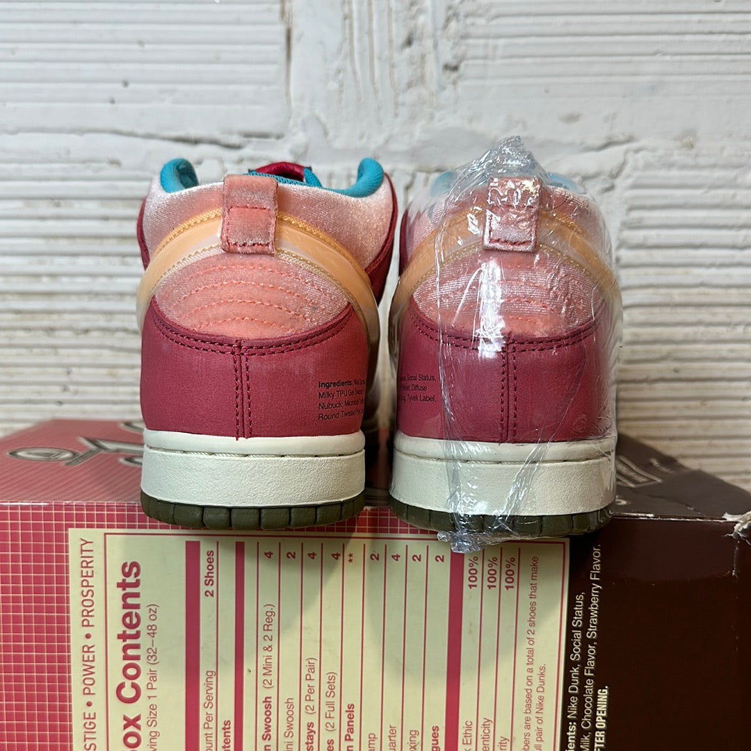 Nike Dunk Mid Social Status Strawberry Milk Sz 10 DS