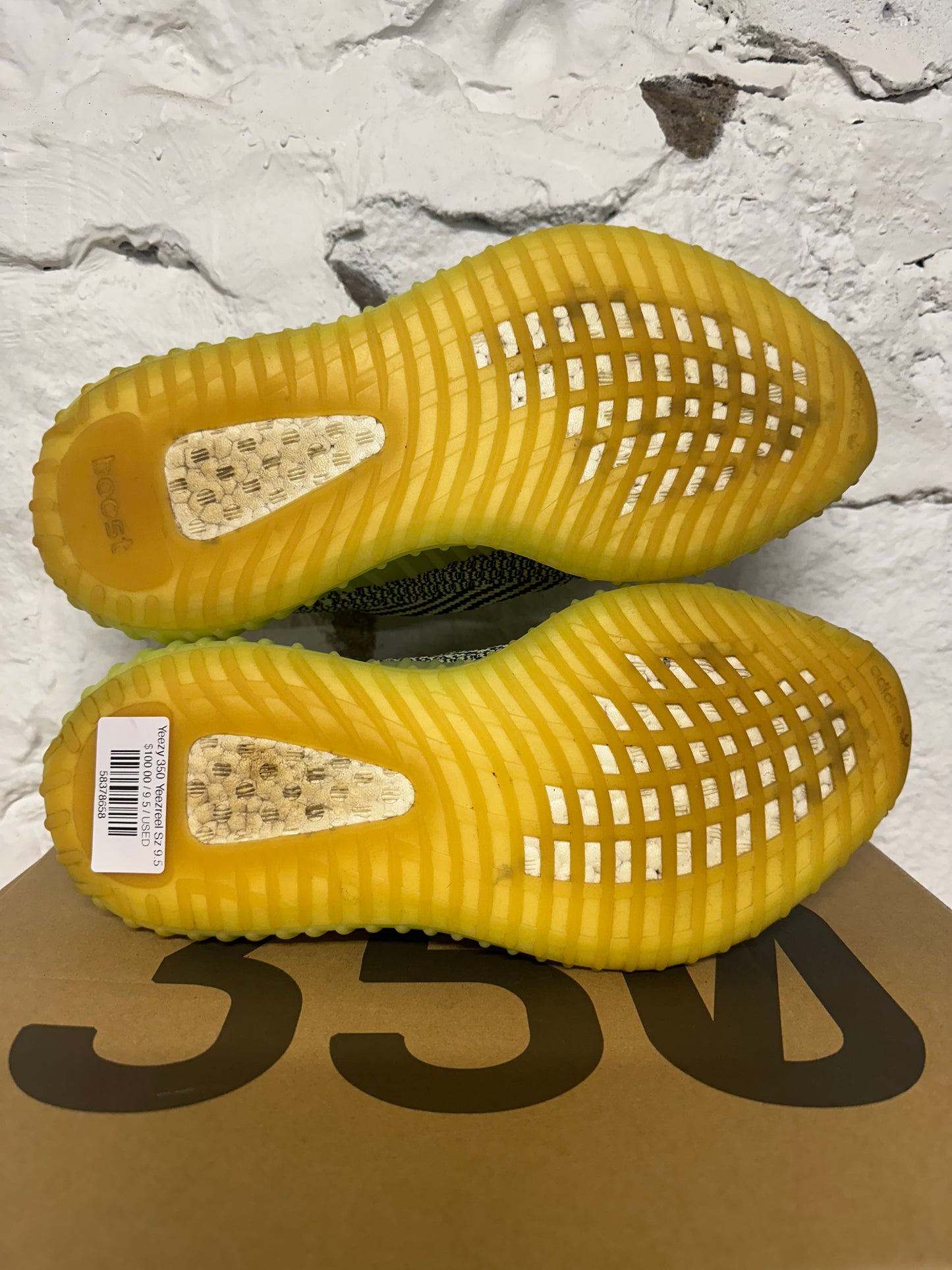 Yeezy 350 V2 Yeezreel Sz 9.5