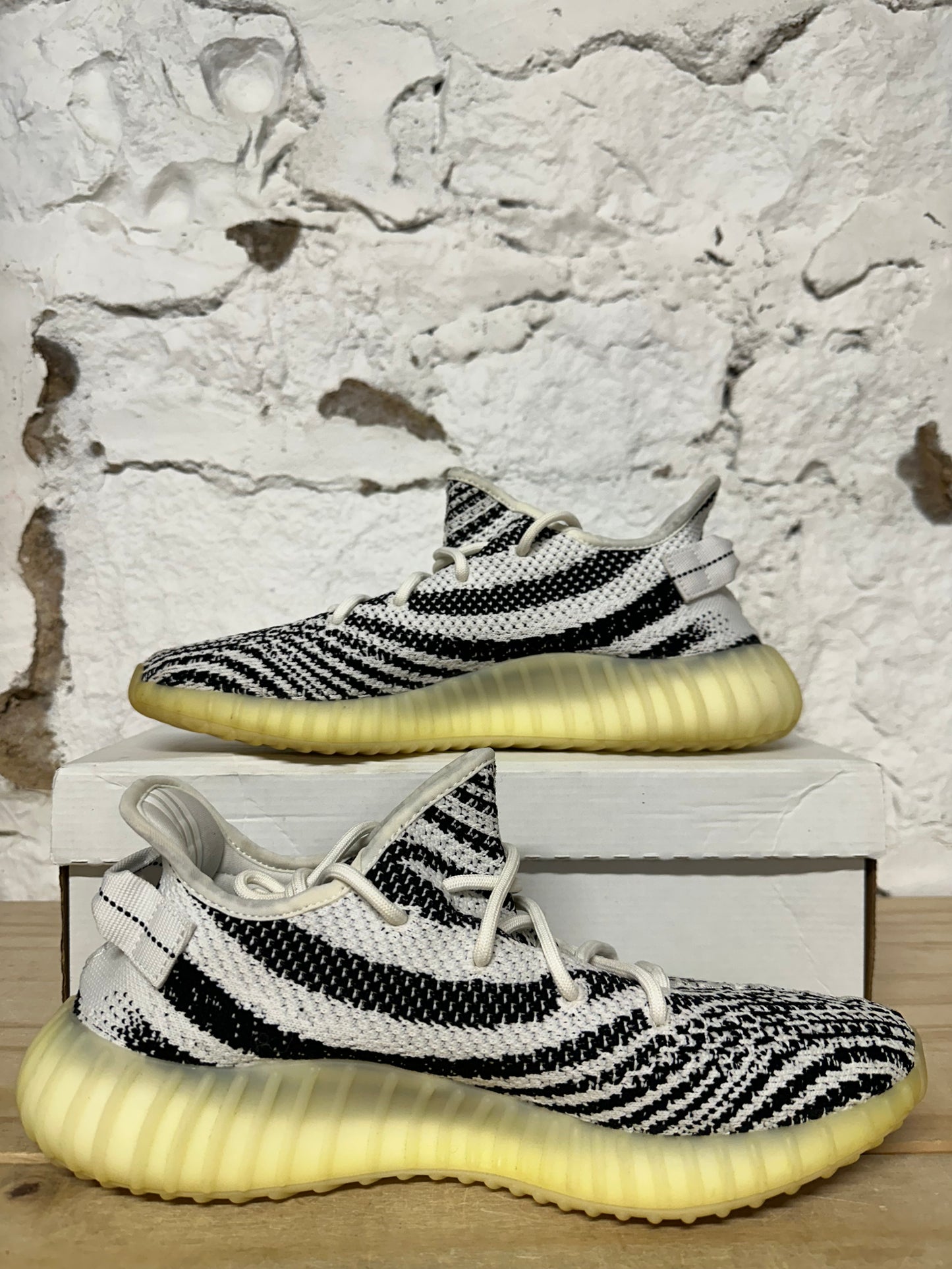 Yeezy 350 V2 Zebra Sz 10.5