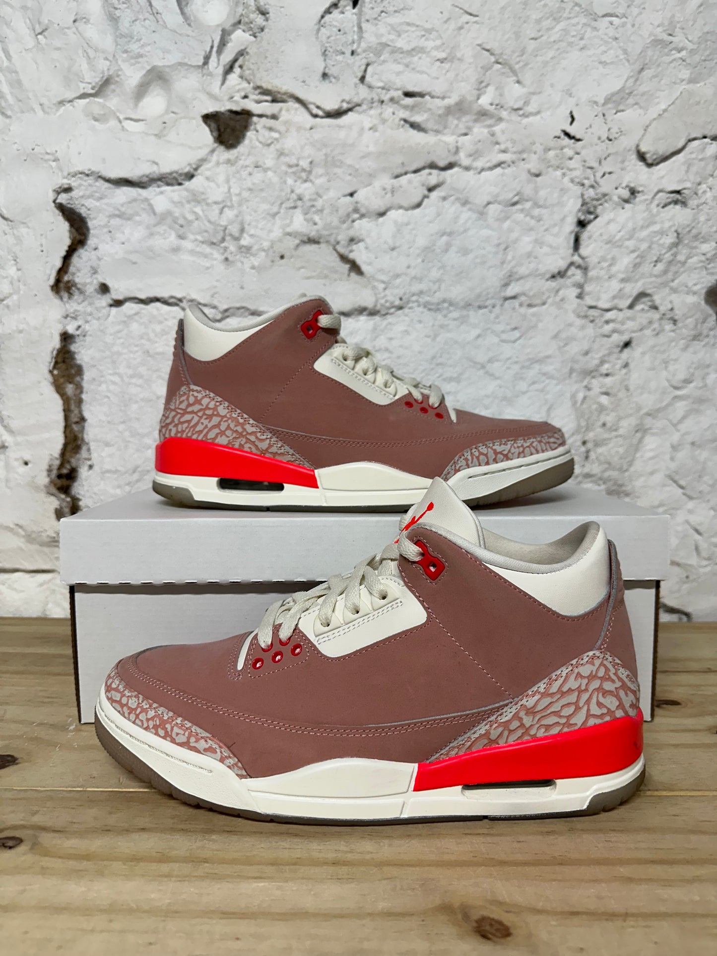 Air Jordan 3 Rust Pink Sz 8 (9.5W)