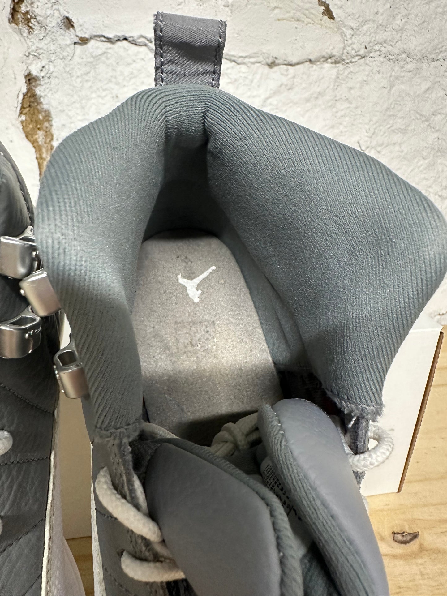 Air Jordan 12 Stealth Sz 7Y