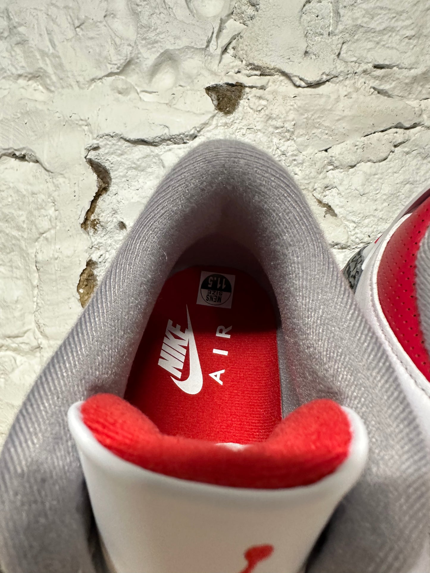 Air Jordan 3 Fire Red Sz 11.5 DS