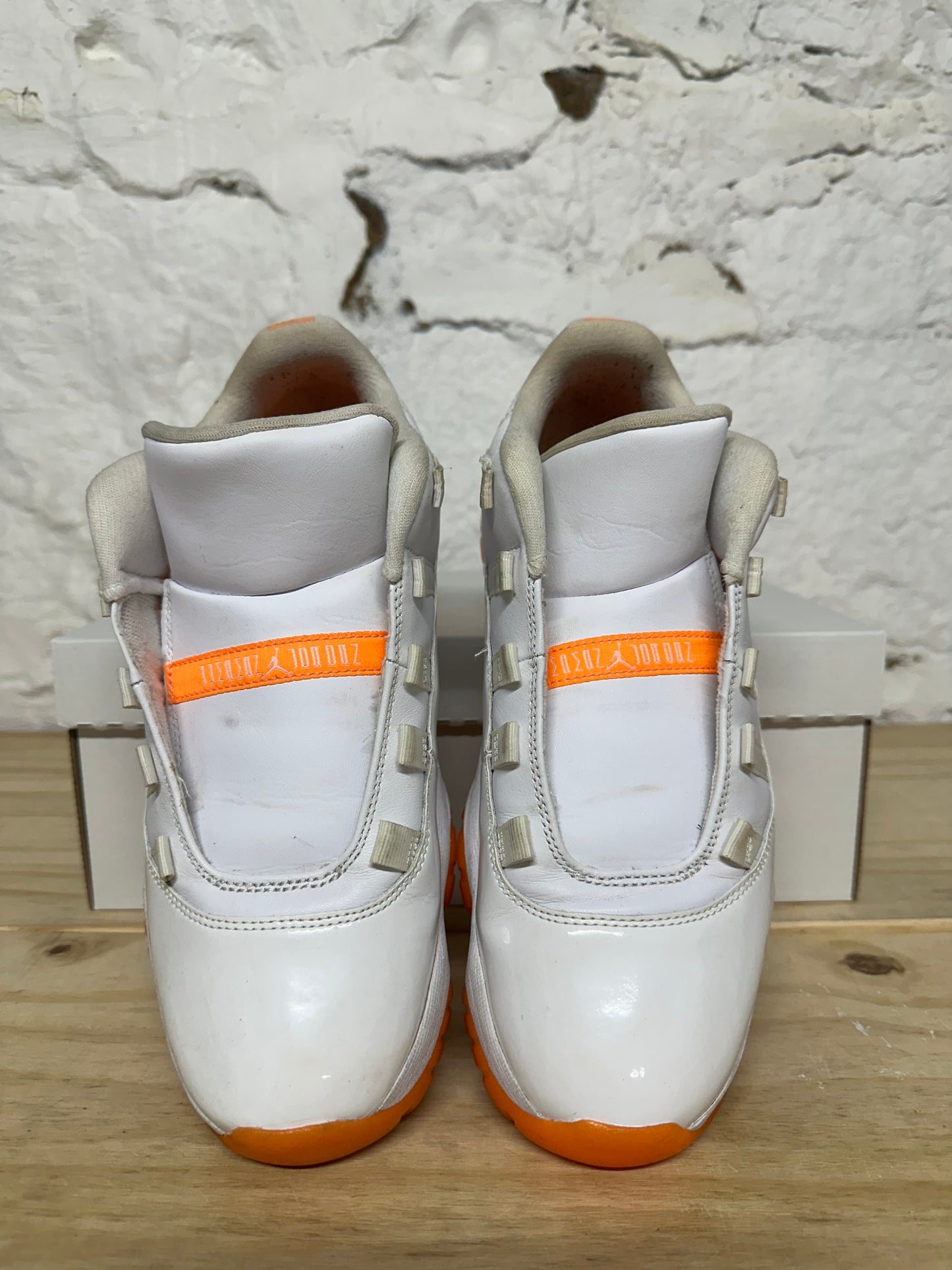 Air Jordan 11 Low Citrus Sz 8.5 (10W)