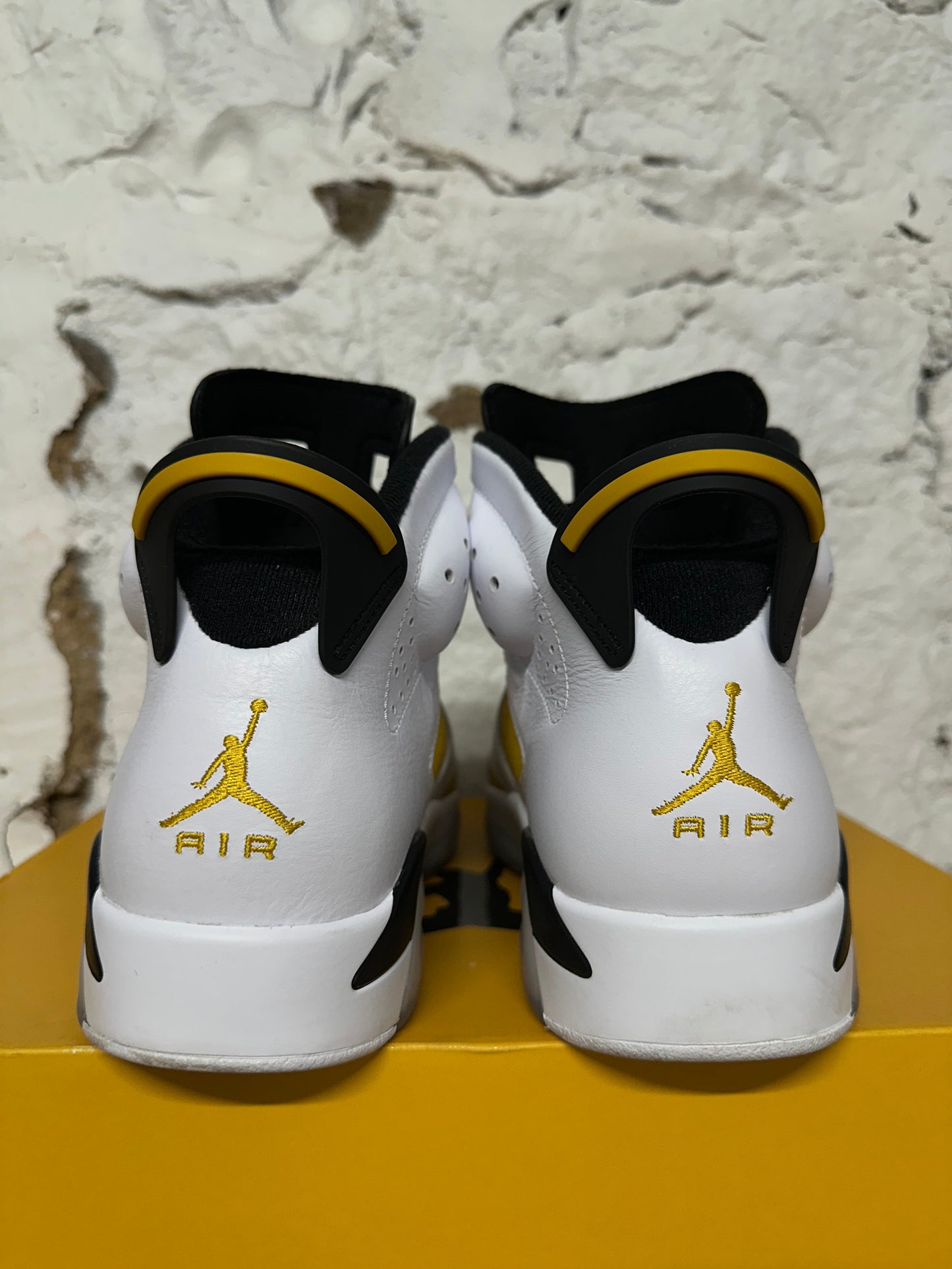 Air Jordan 6 Yellow Ochre Sz 11