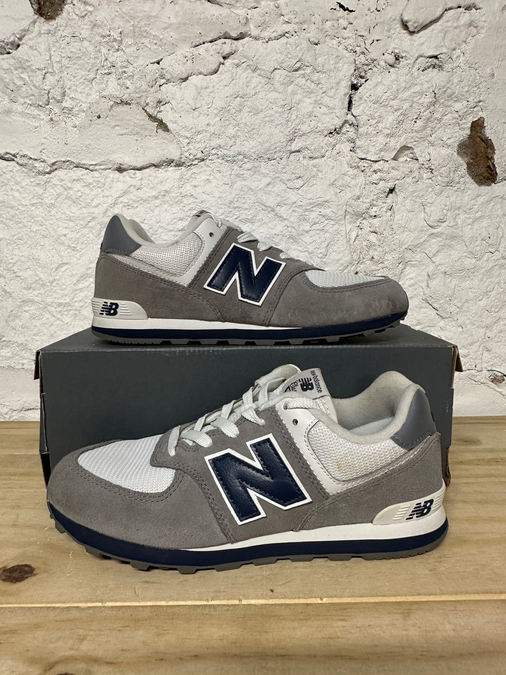 New Balance 574 Grey Navy Sz 6