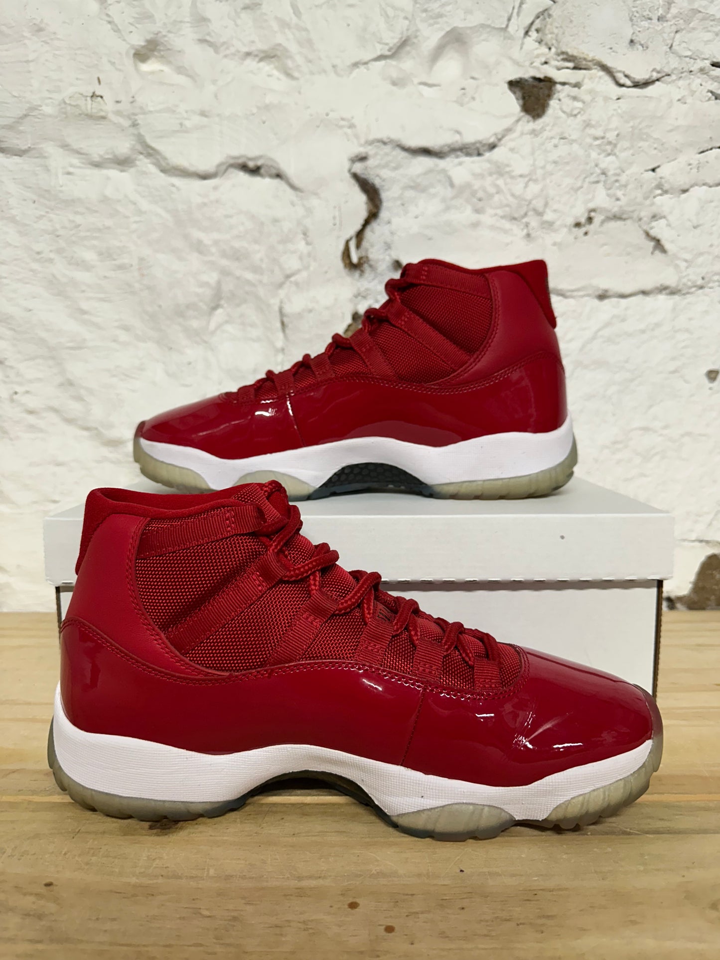 Air Jordan 11 High Win Like 96 Sz 9.5