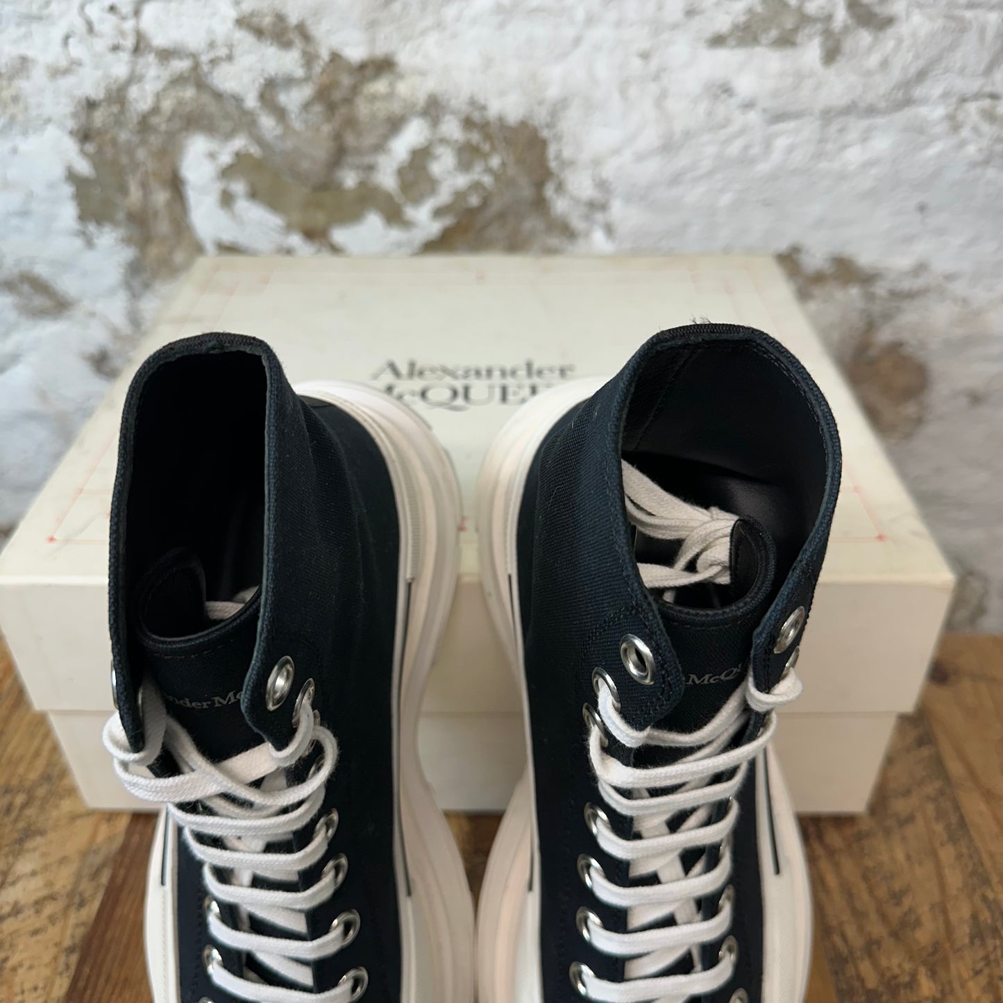 Alexander Mcqueen High Black White Tread Boot Sz 8 (41)