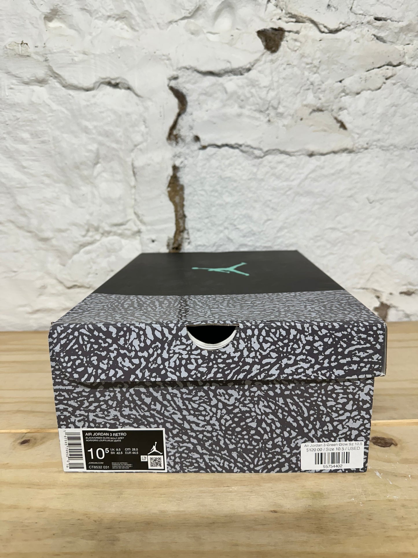 Air Jordan 3 Green Glow Sz 10.5