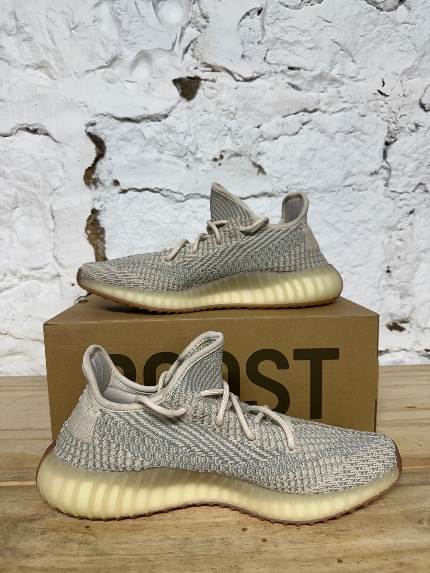 Yeezy 350 V2 Citrin Sz 10.5 DS