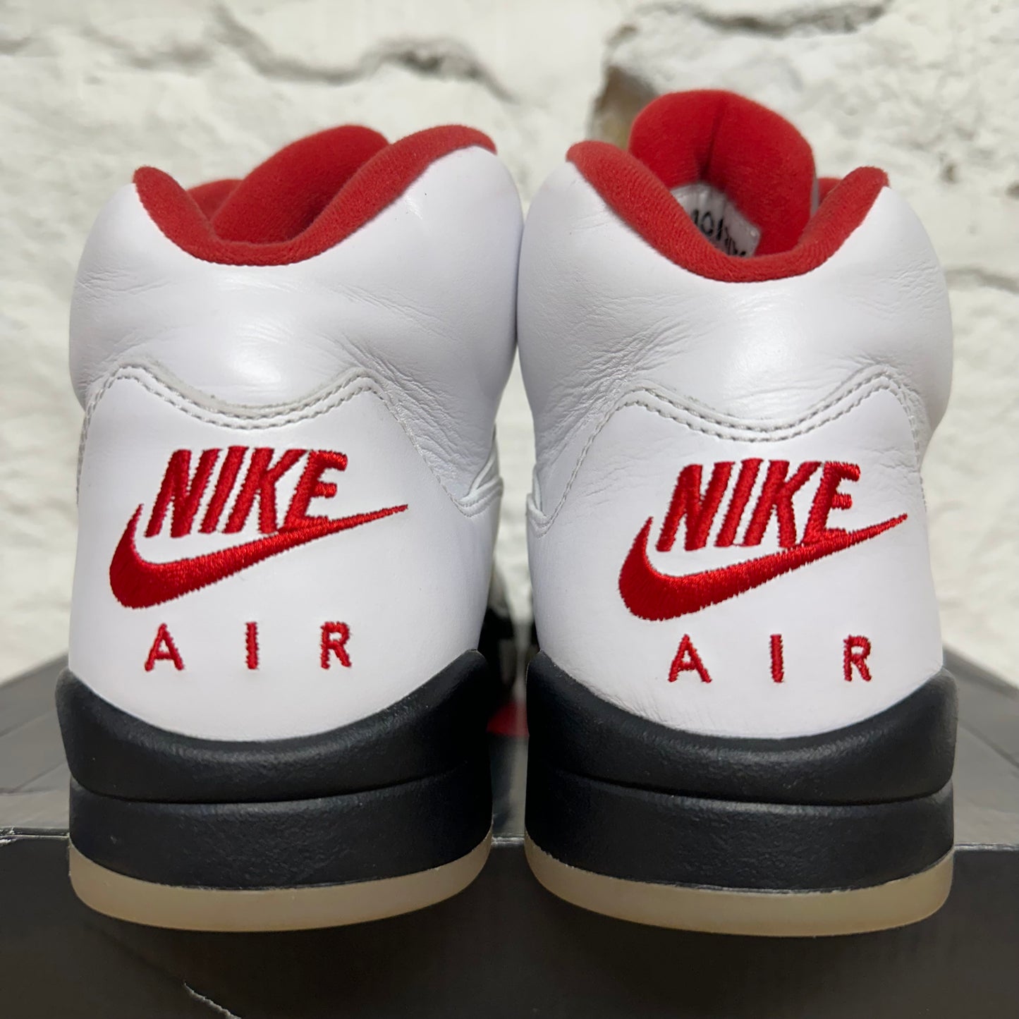 Air Jordan 5 Fire Red Silver Tongue Sz 8.5