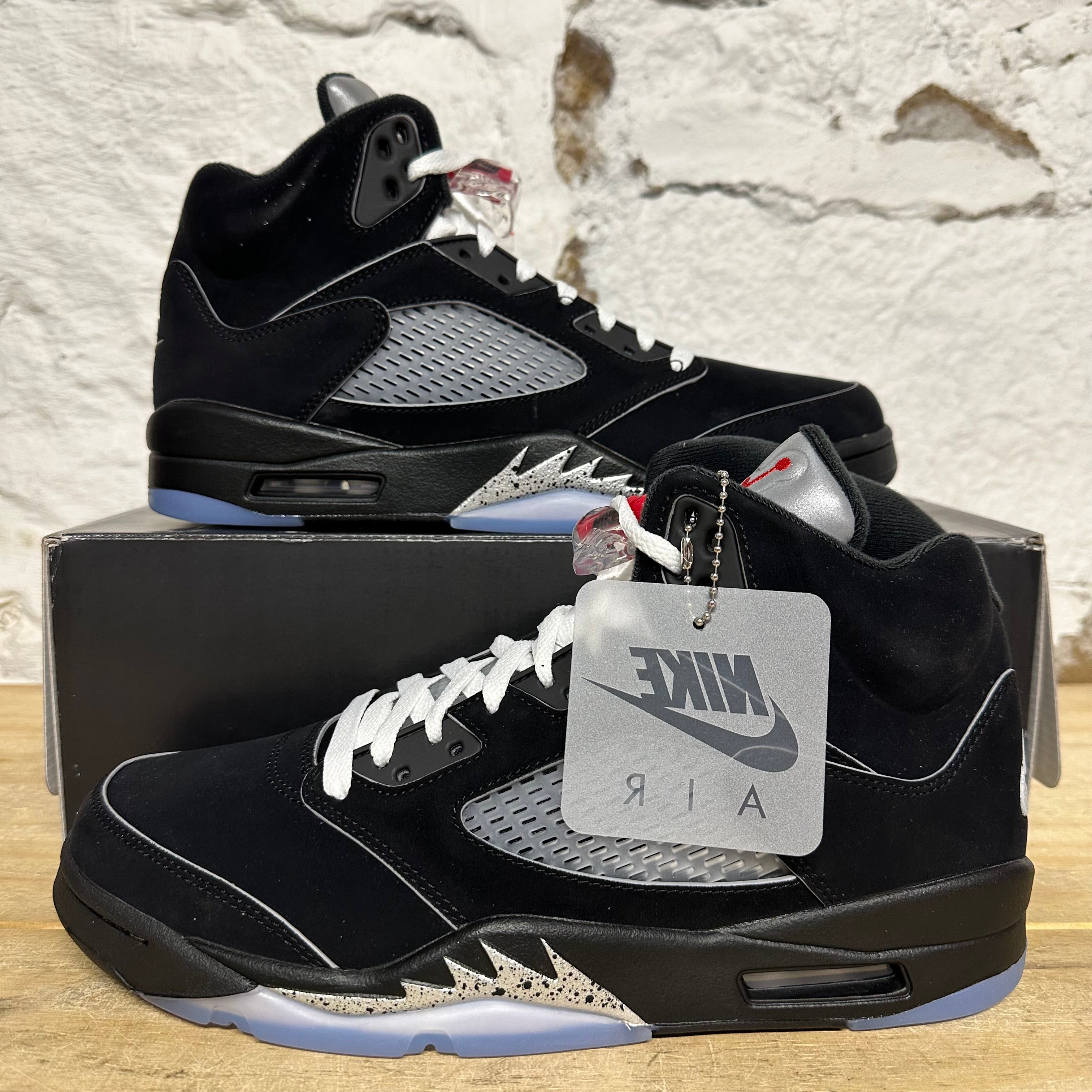 Air Jordan 5 Black Metallic Reimagined Sz 10 DS
