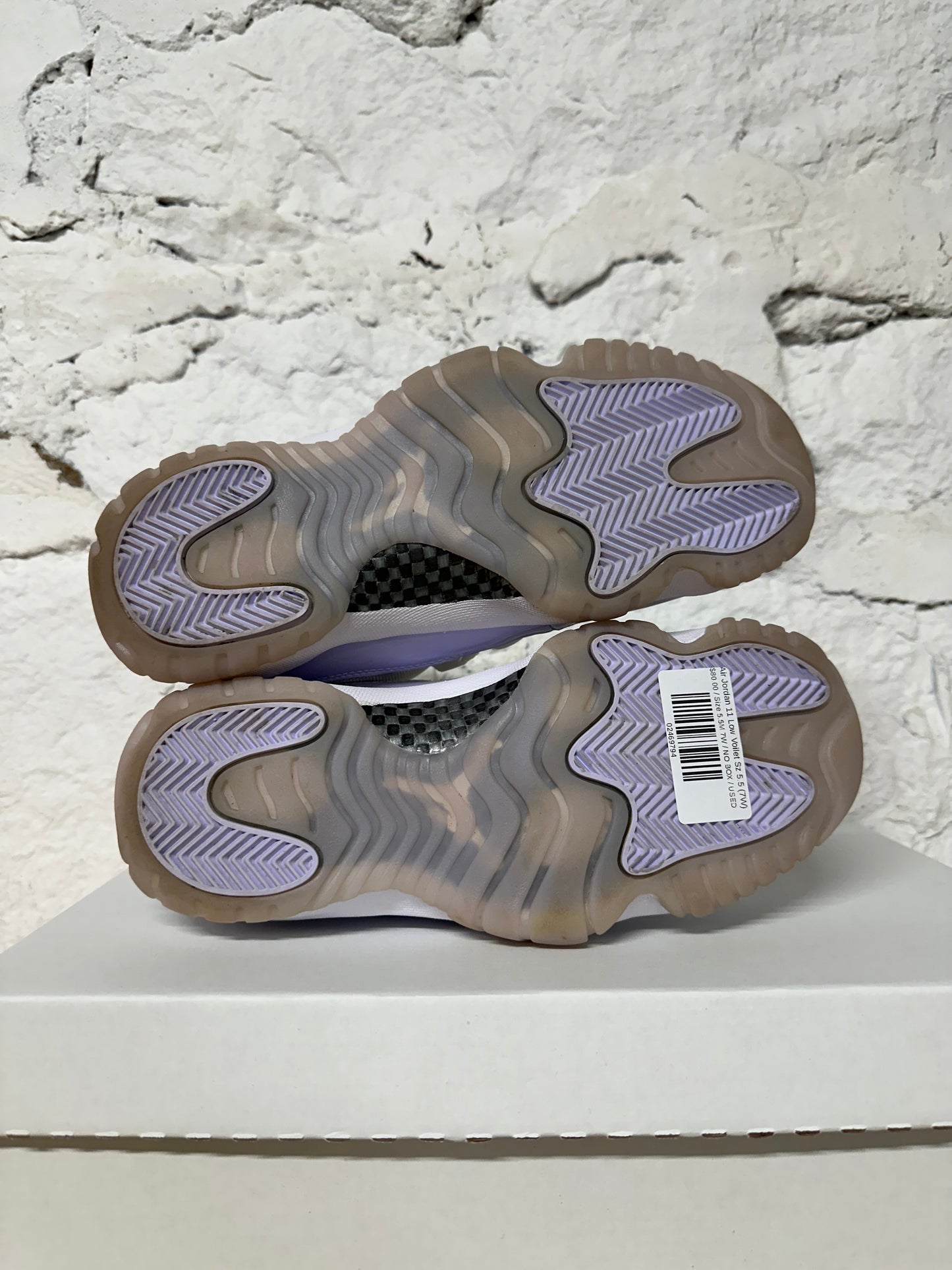 Air Jordan 11 Low Voilet Sz 5.5 (7W)