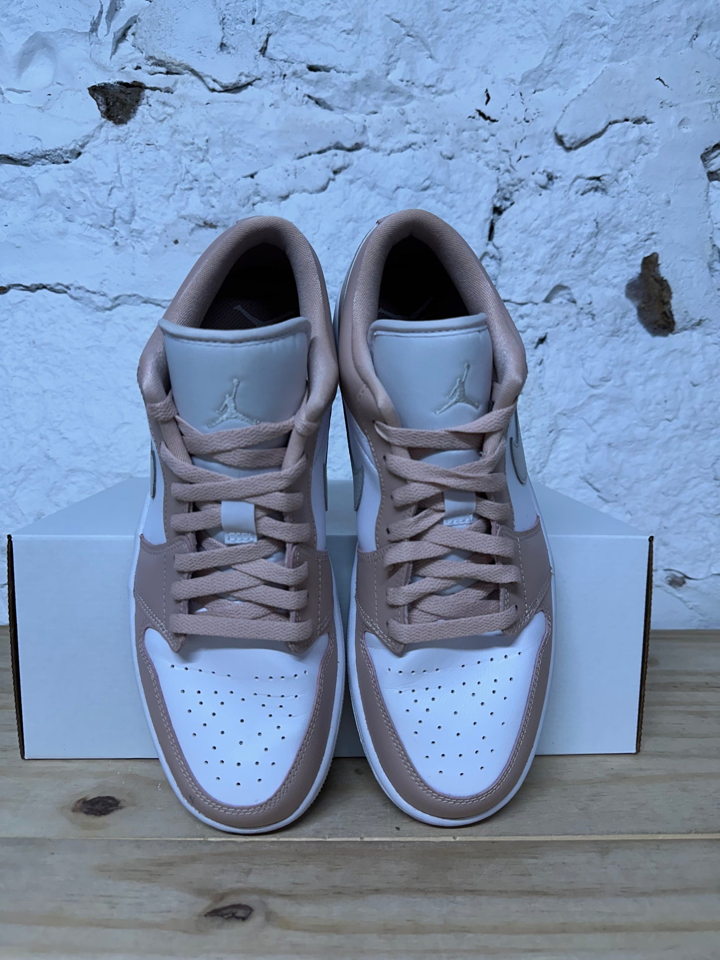 Air Jordan 1 Low Particle Beige Sz 9.5 (11W)
