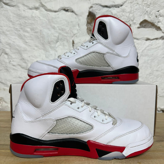 Air Jordan 5 Fire Red Black Tongue (2025) Sz 8.5