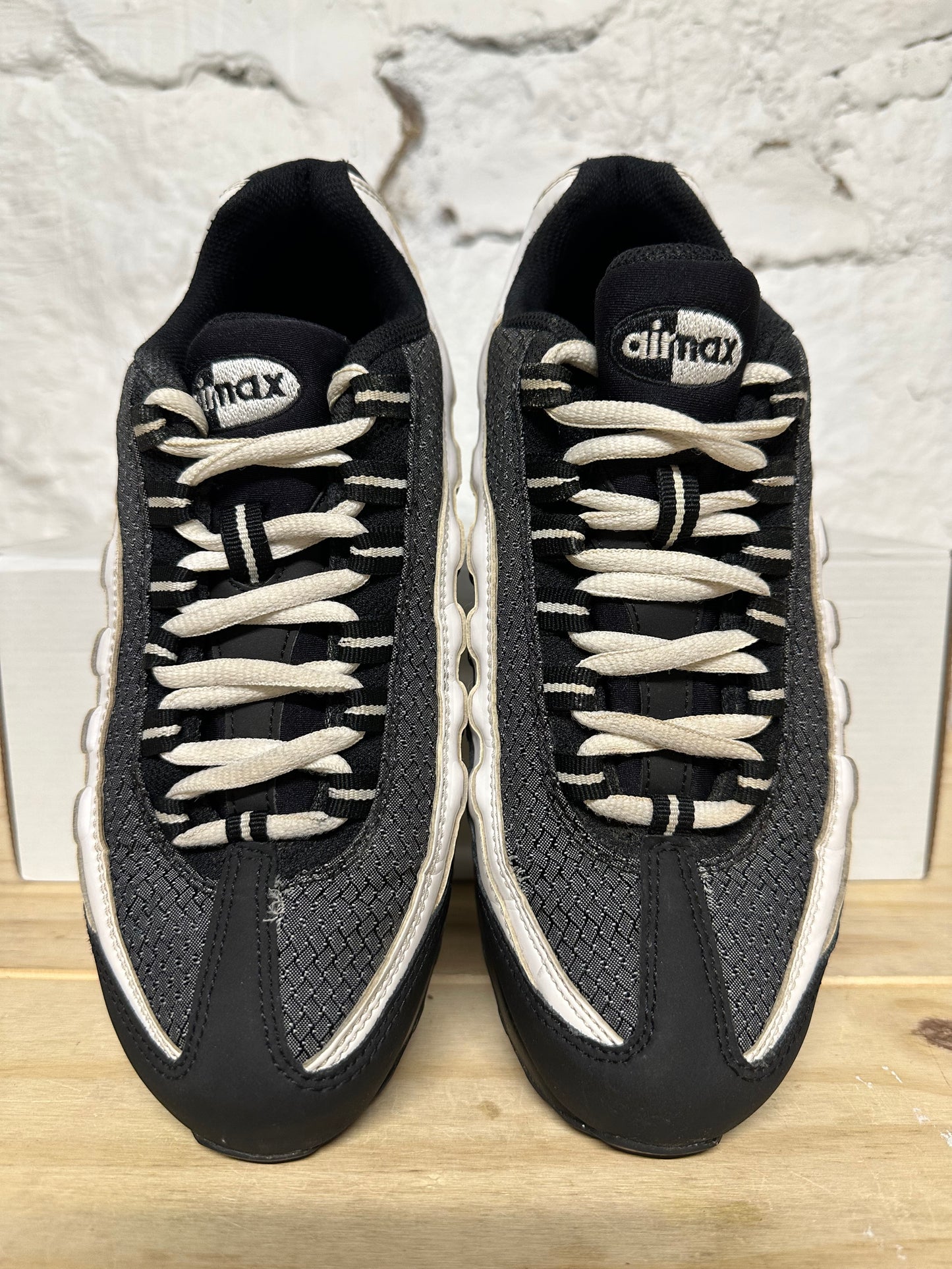 Nike Air Max 95 Black White Sz 7Y