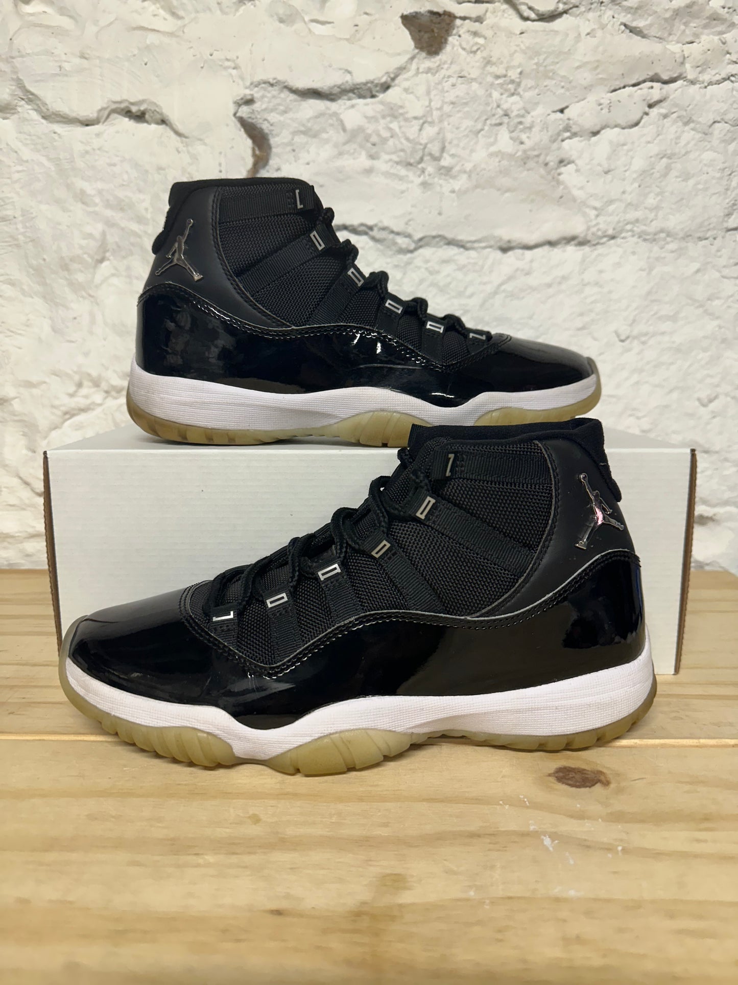 Air Jordan 11 High Jubilee Sz 8