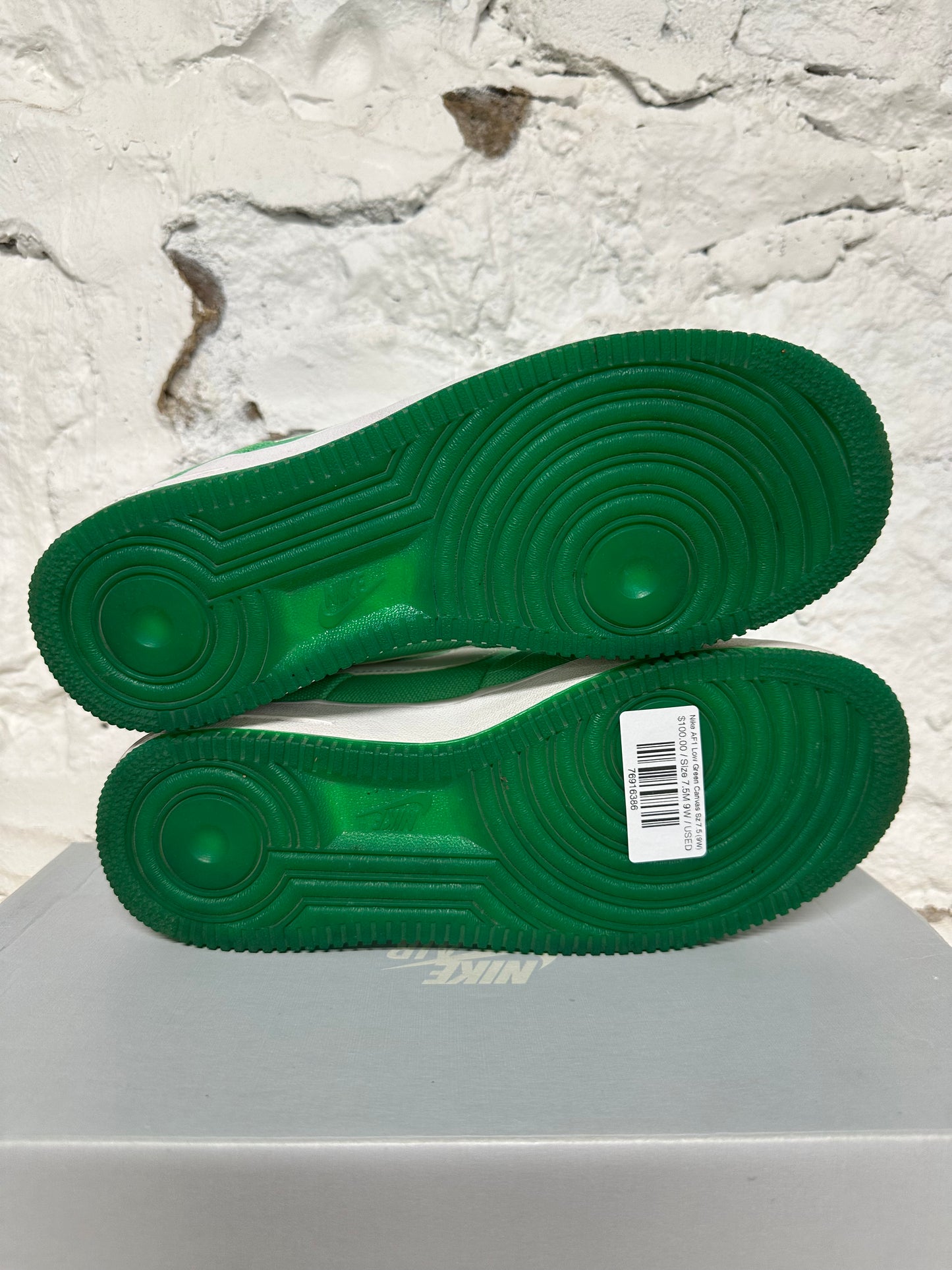 Nike Air Force 1 Low Green Canvas Sz 7.5 (9W)