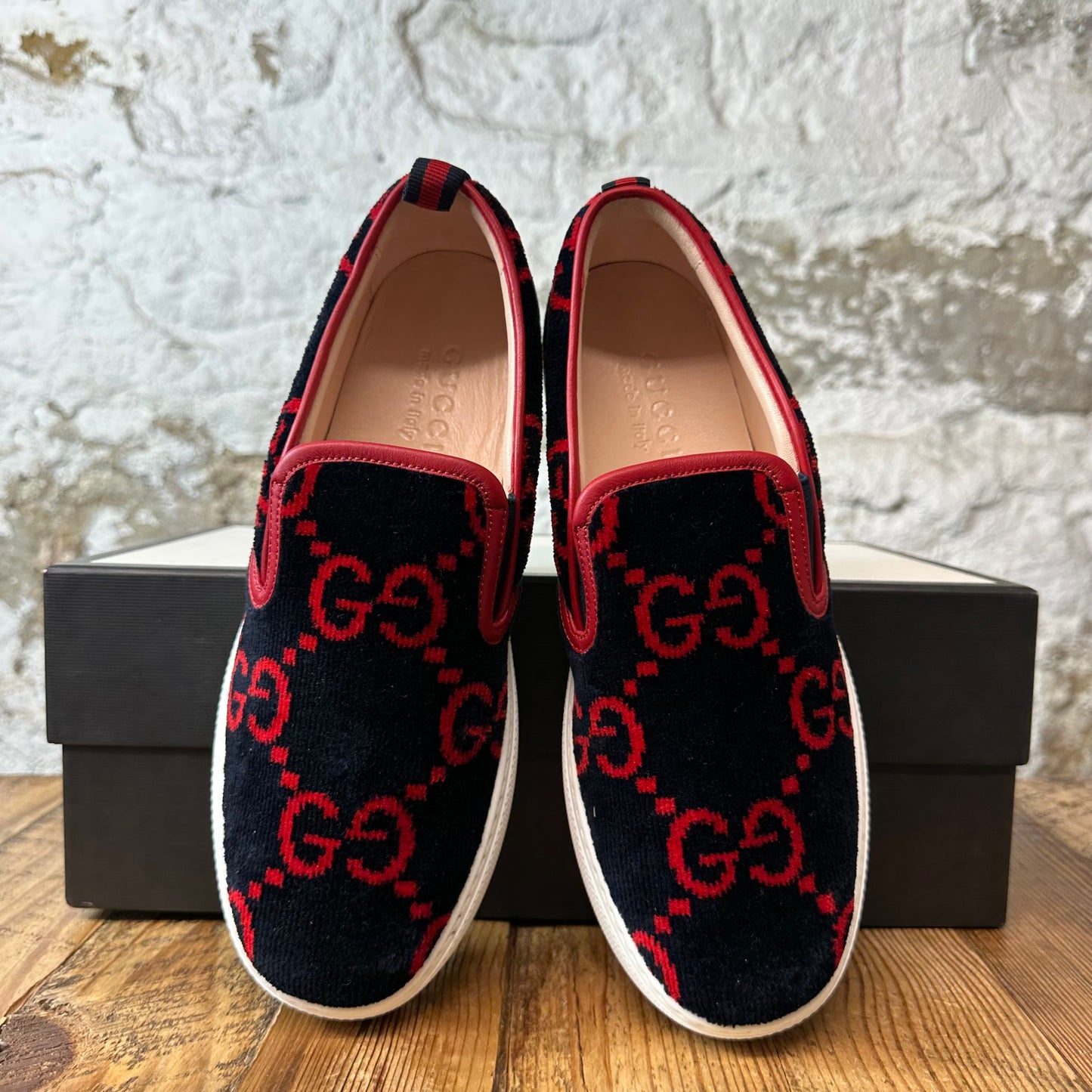 Gucci Red GG Monogram Navy Velour Slip On Sneaker Sz 6 DS