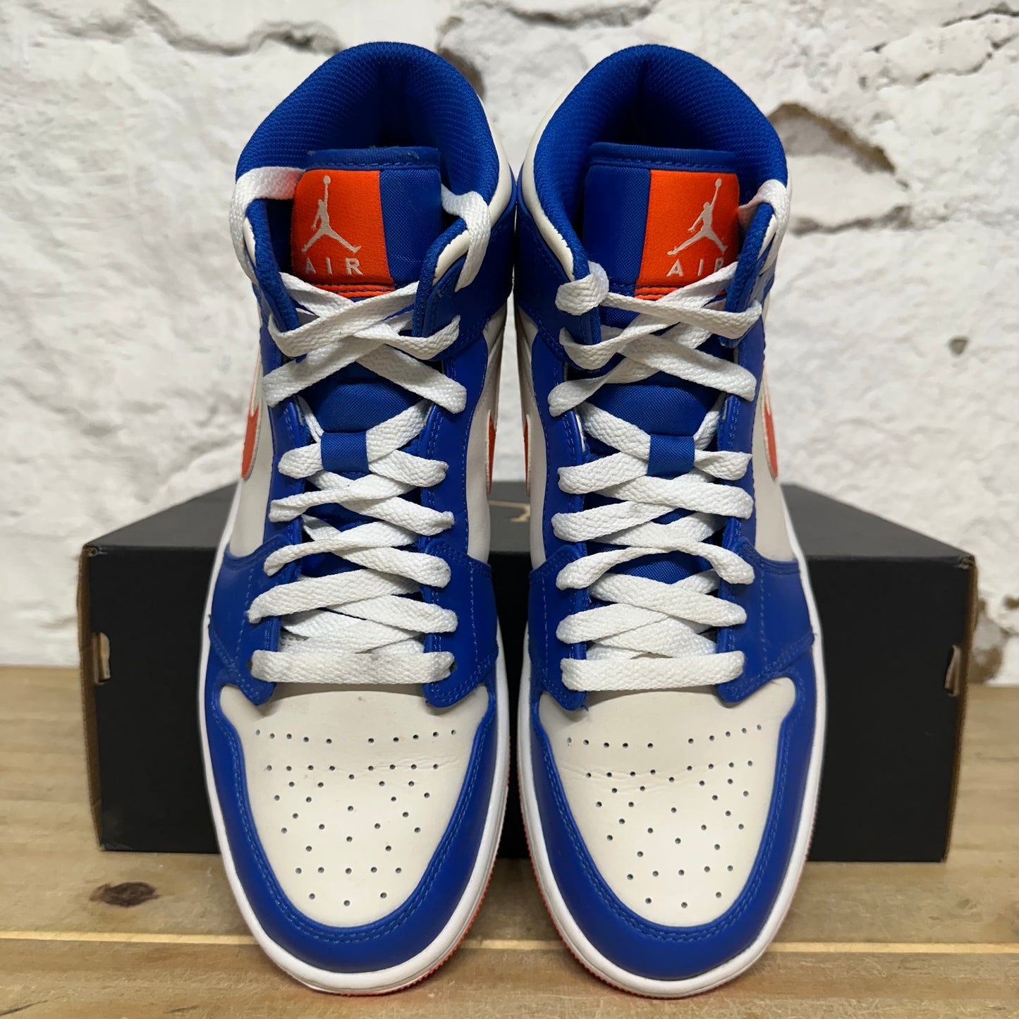 Air Jordan 1 Mid Knicks Sz 9.5