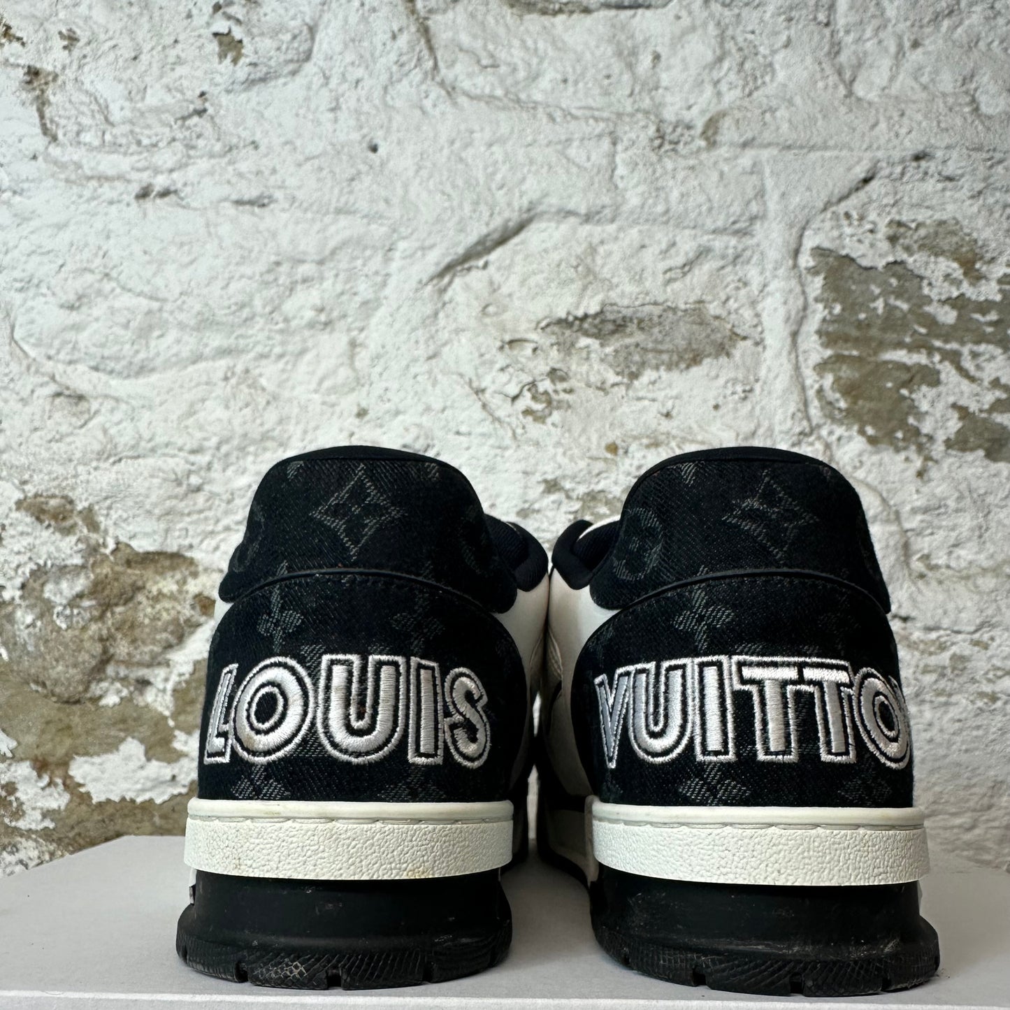 Louis Vuitton Black White Strap Trainer Sneaker Sz 10.5 (9LV)