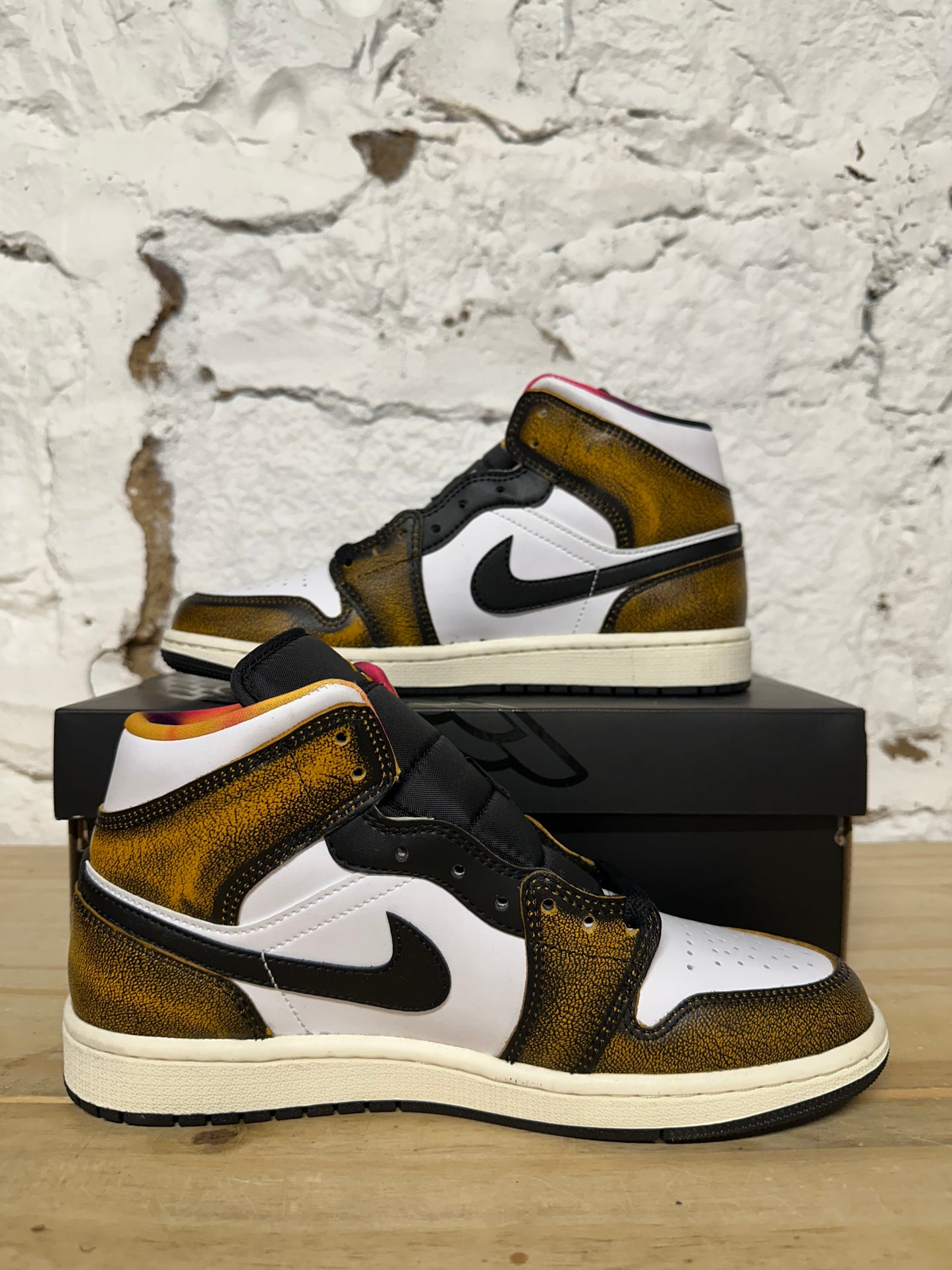 Air Jordan 1 Mid Orange Tear Away Sz 7 DS