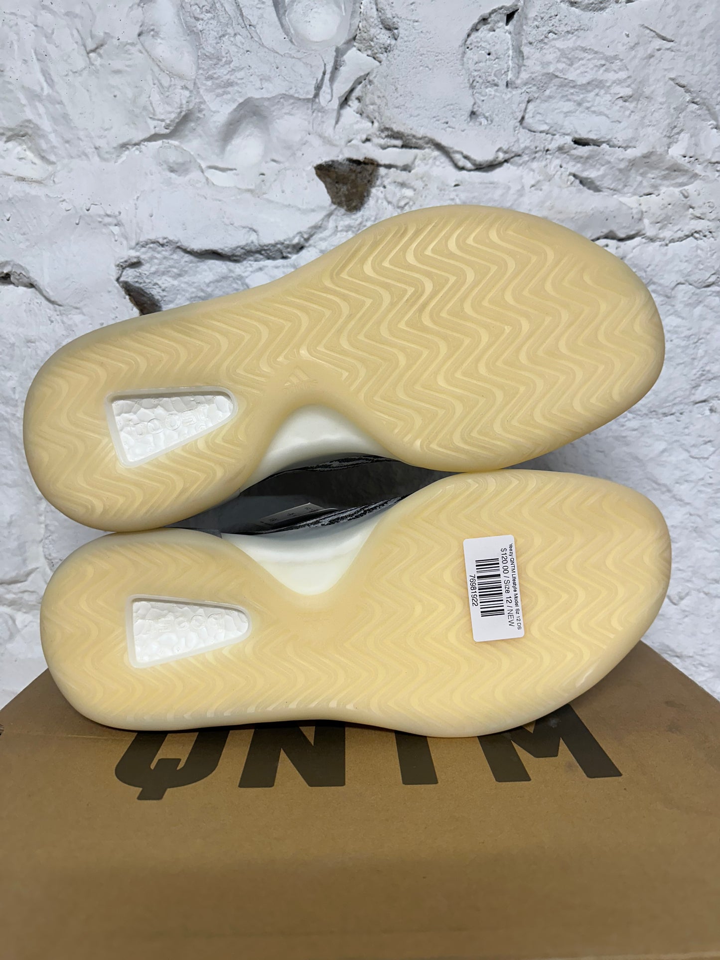 Yeezy QNTM Lifestyle Model Sz 12 DS