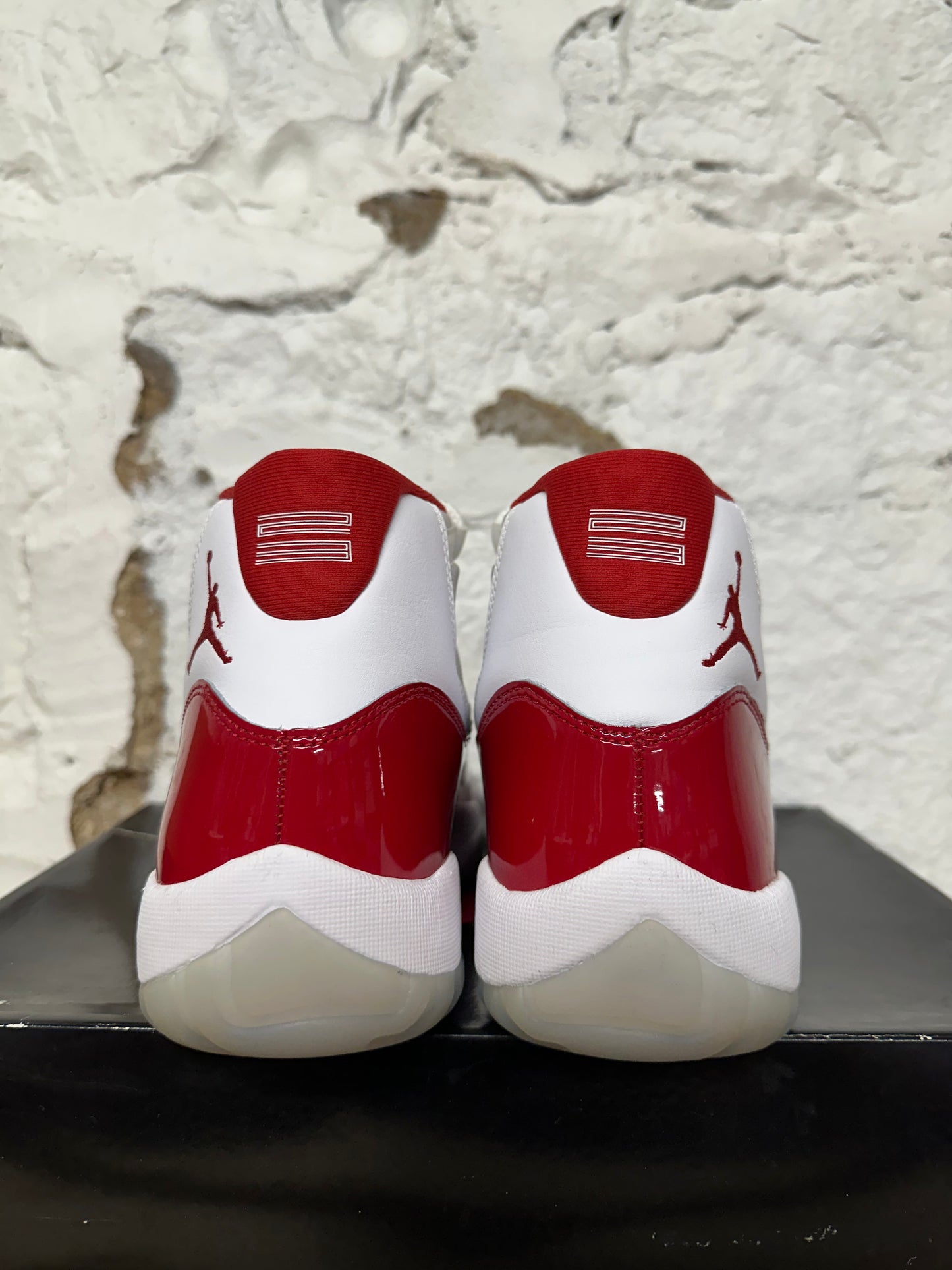 Air Jordan 11 High Cherry Sz 10.5