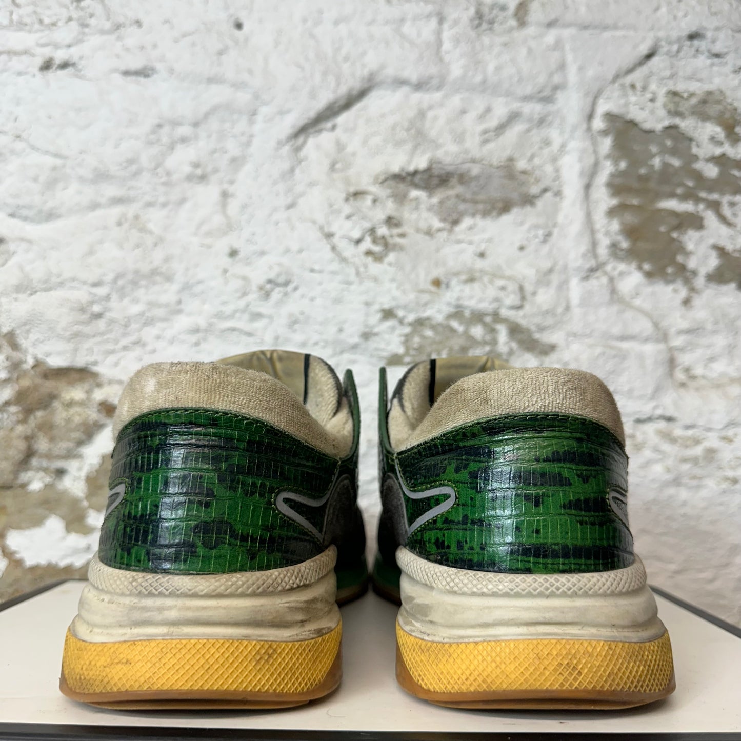 Gucci Ultrapace Gray Green Sneaker Sz 9