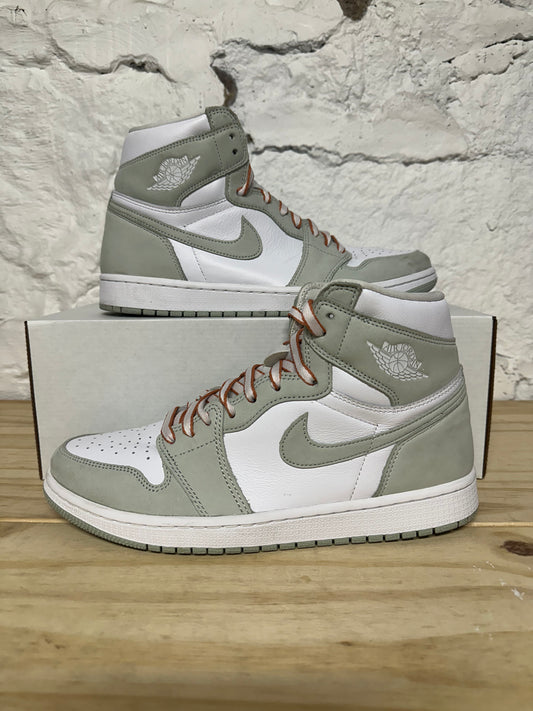Air Jordan 1 High Seafoam Sz 9.5 (11W)