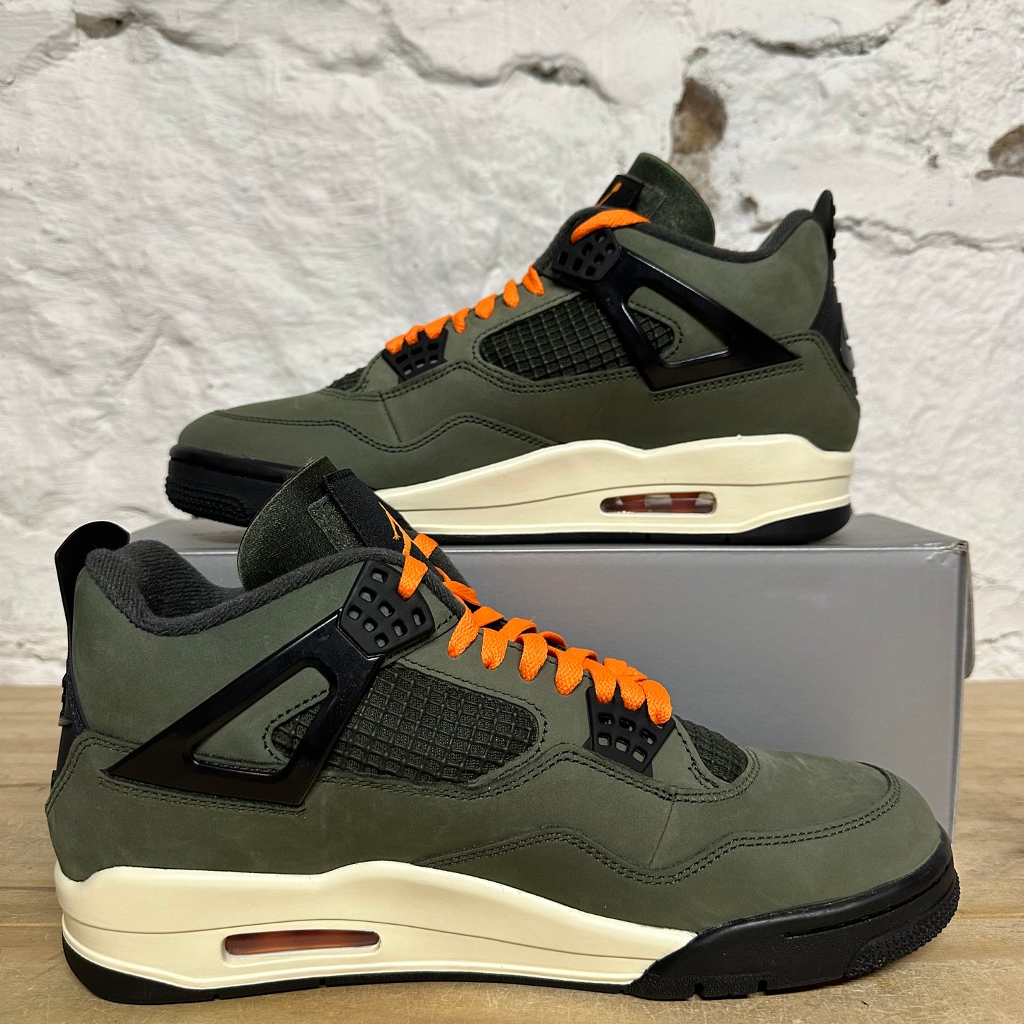 Air Jordan 4 Undefeated Sz 9 DS