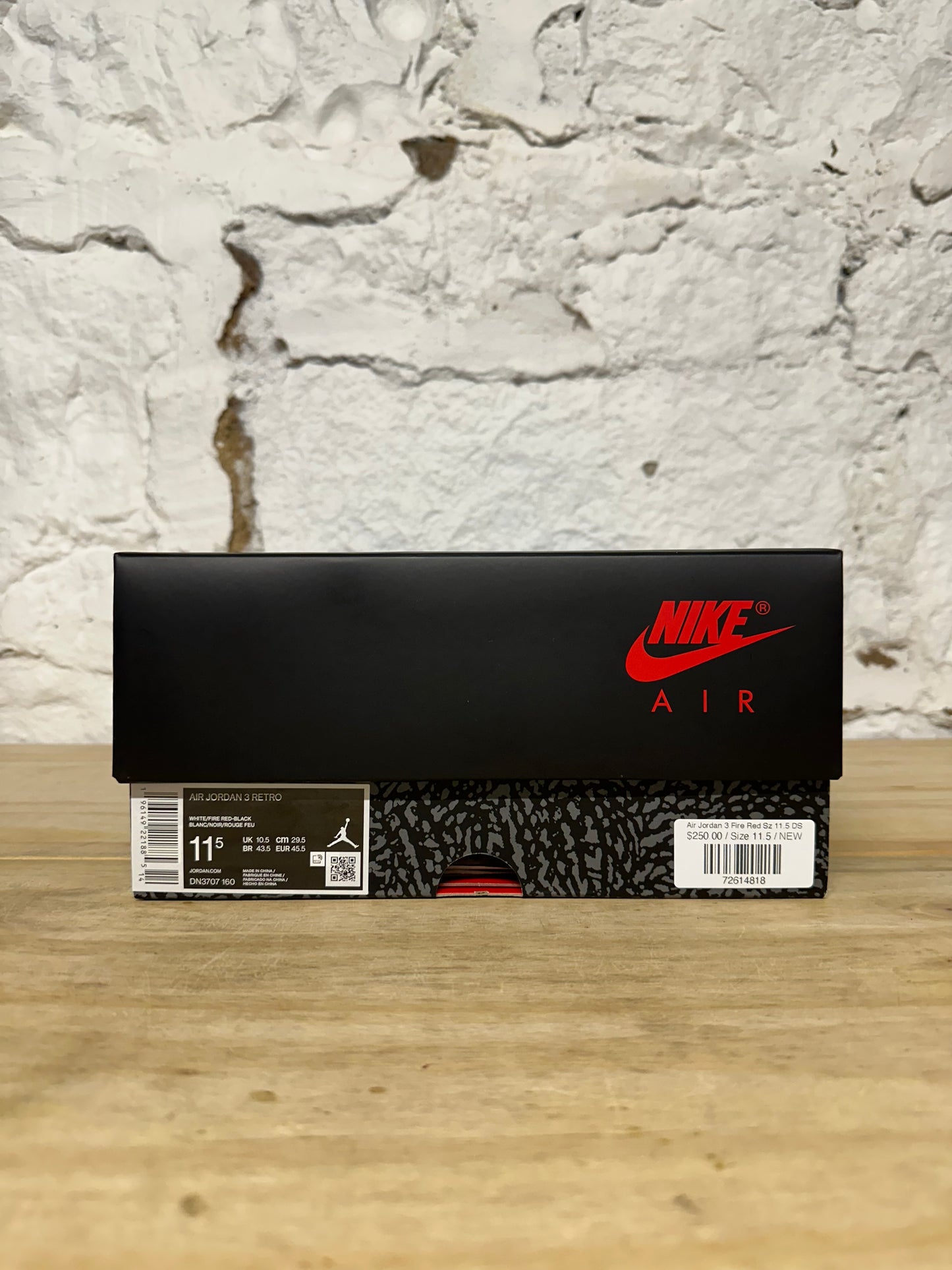 Air Jordan 3 Fire Red Sz 11.5 DS