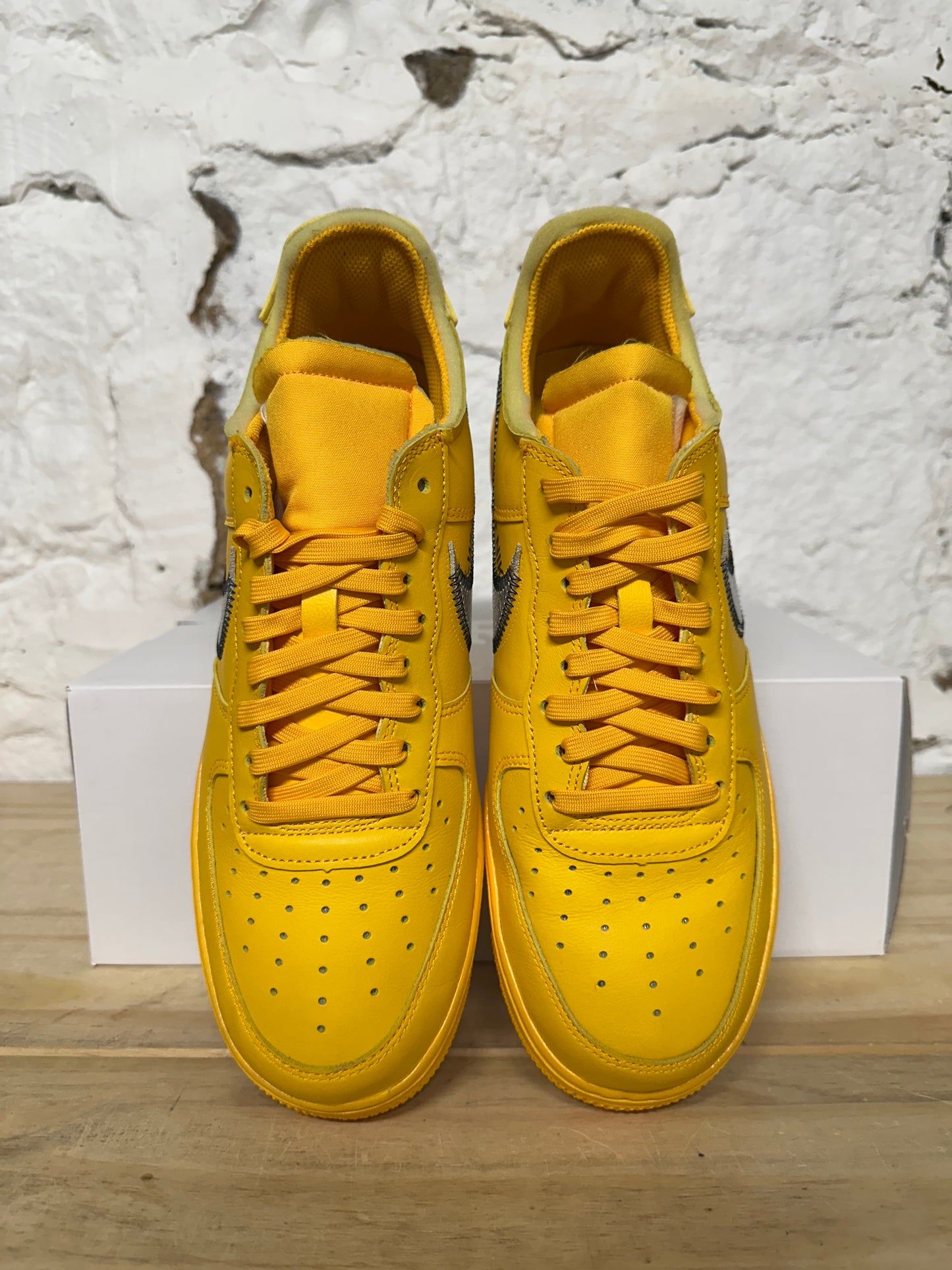 Nike Air Force 1 Low Off-White ICA University Gold Sz 9