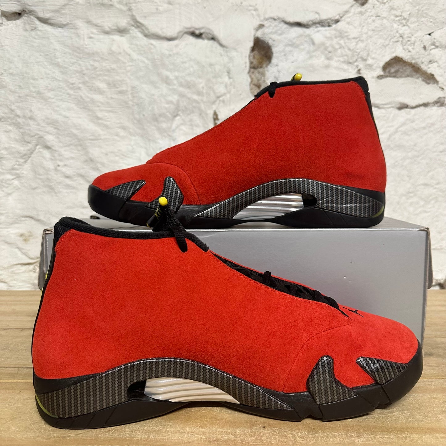 Air Jordan 14 Ferrari (2025) Sz 10.5