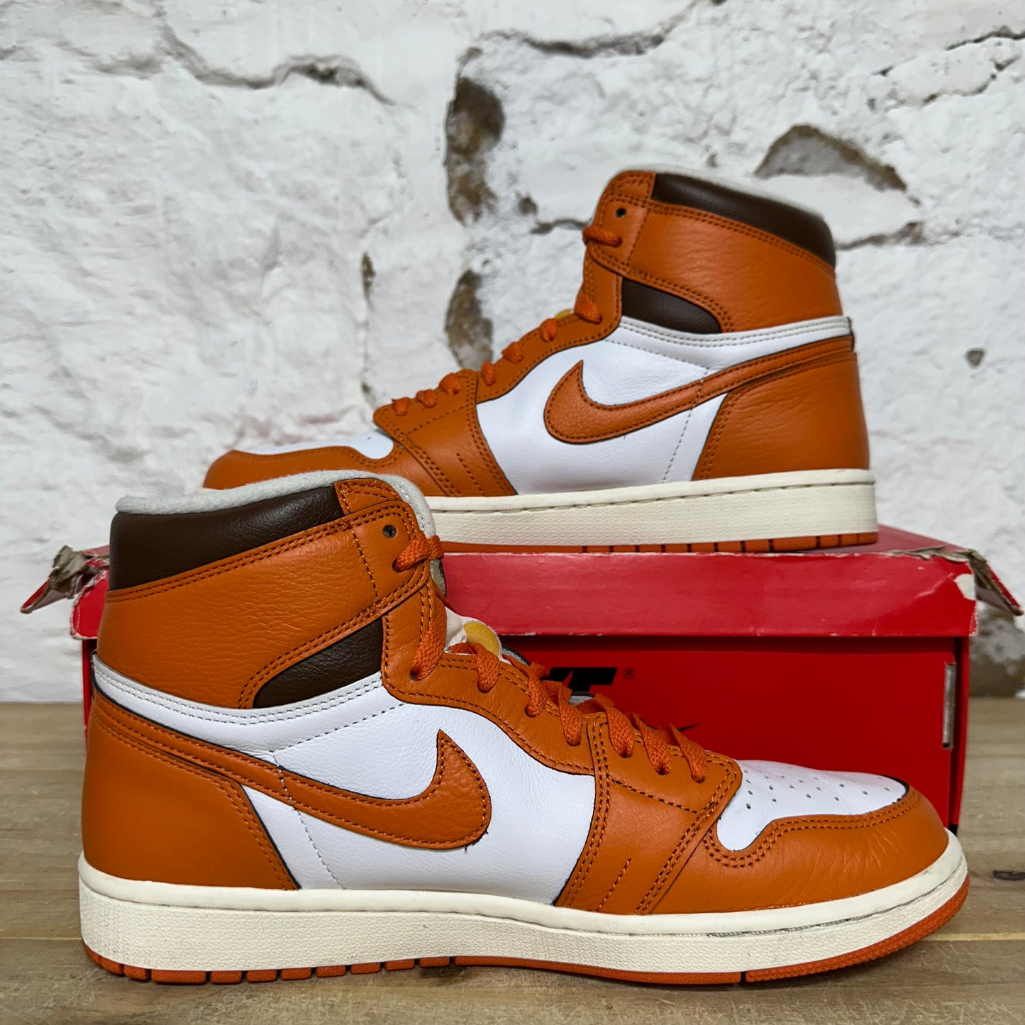 Air Jordan 1 High Starfish Sz 9 (10.5W)