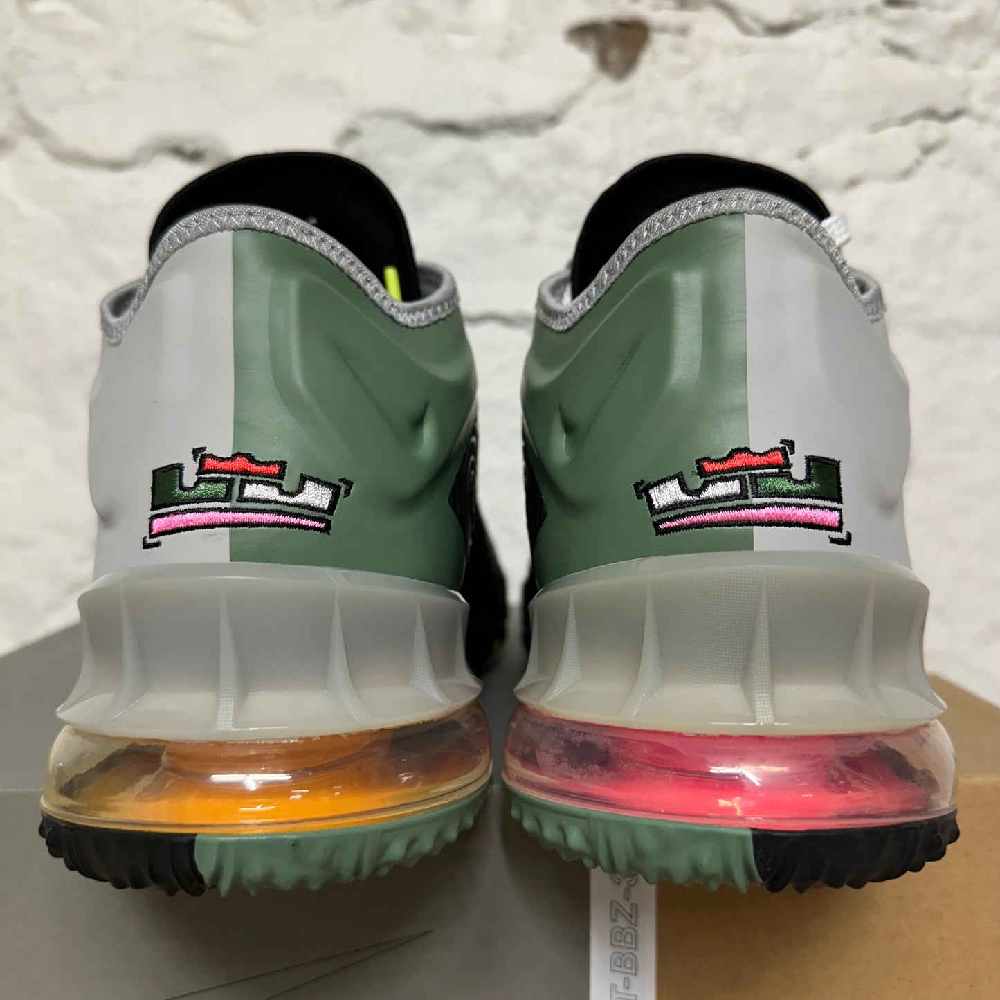Nike LeBron 18 Bugs v Marvin Space Jam Sz 14 DS