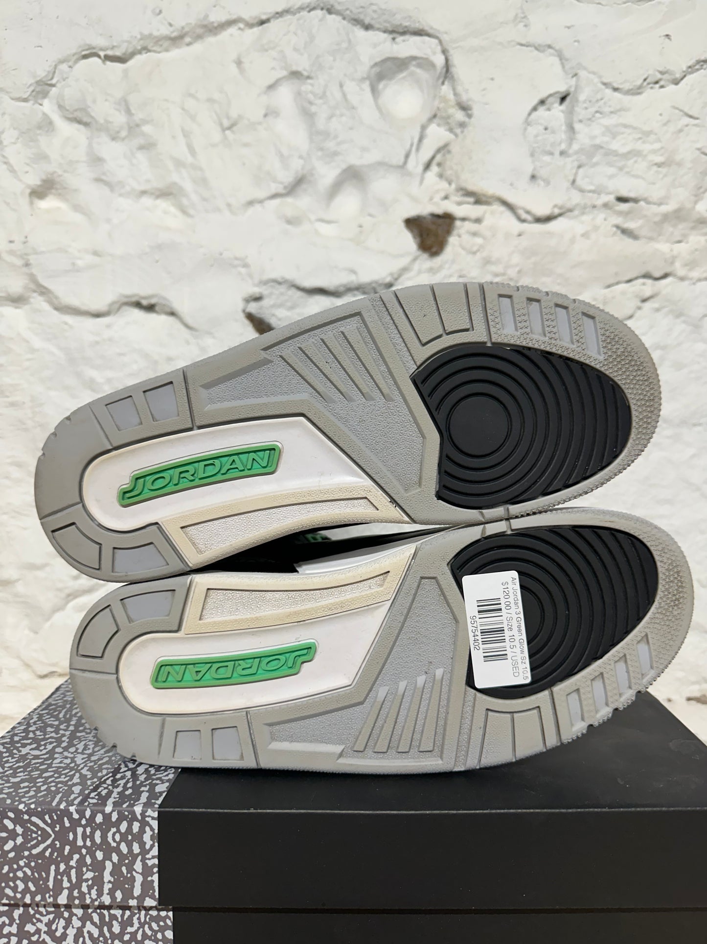 Air Jordan 3 Green Glow Sz 10.5
