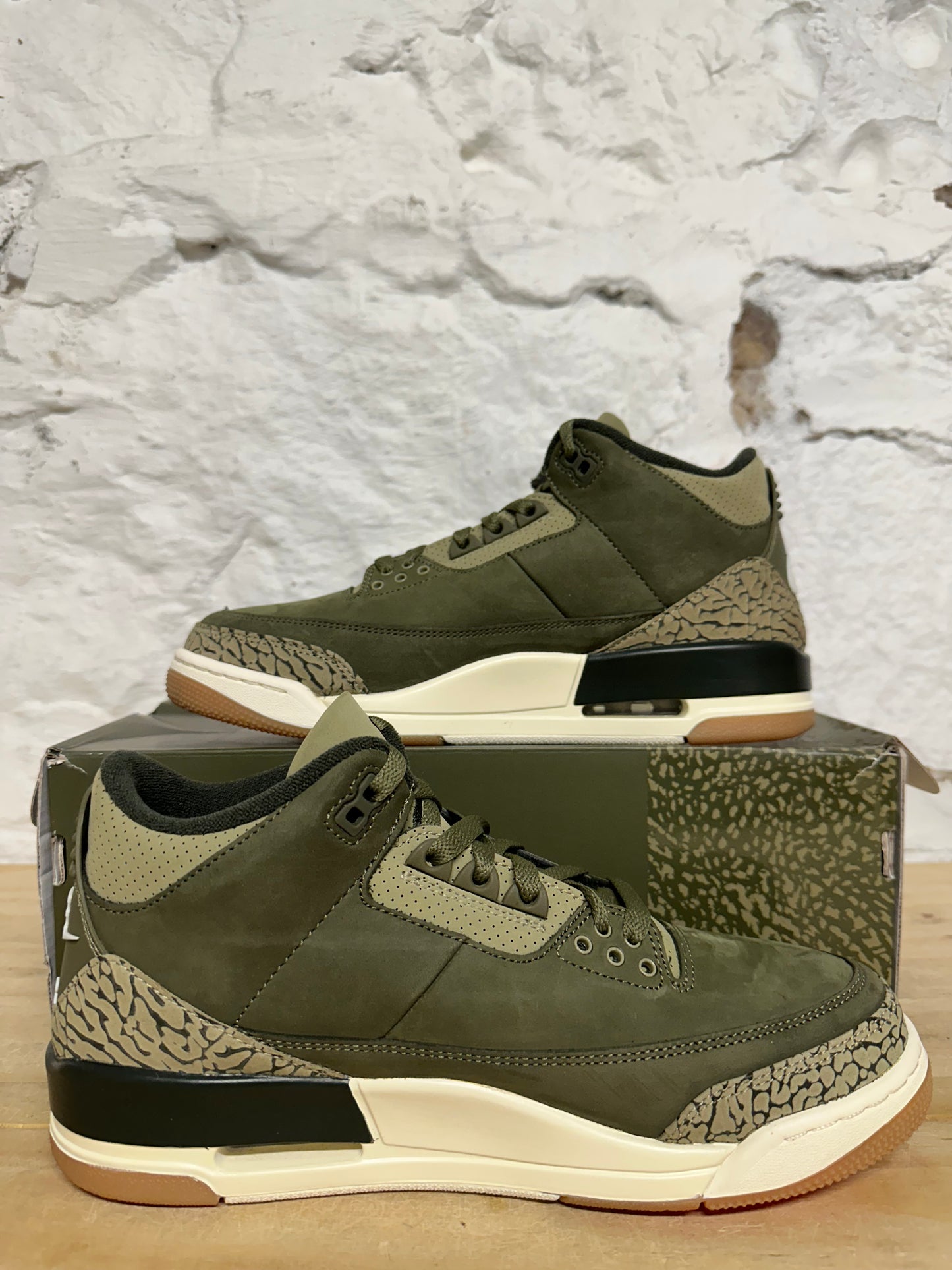 Air Jordan 3 Family Affair Sz 8.5