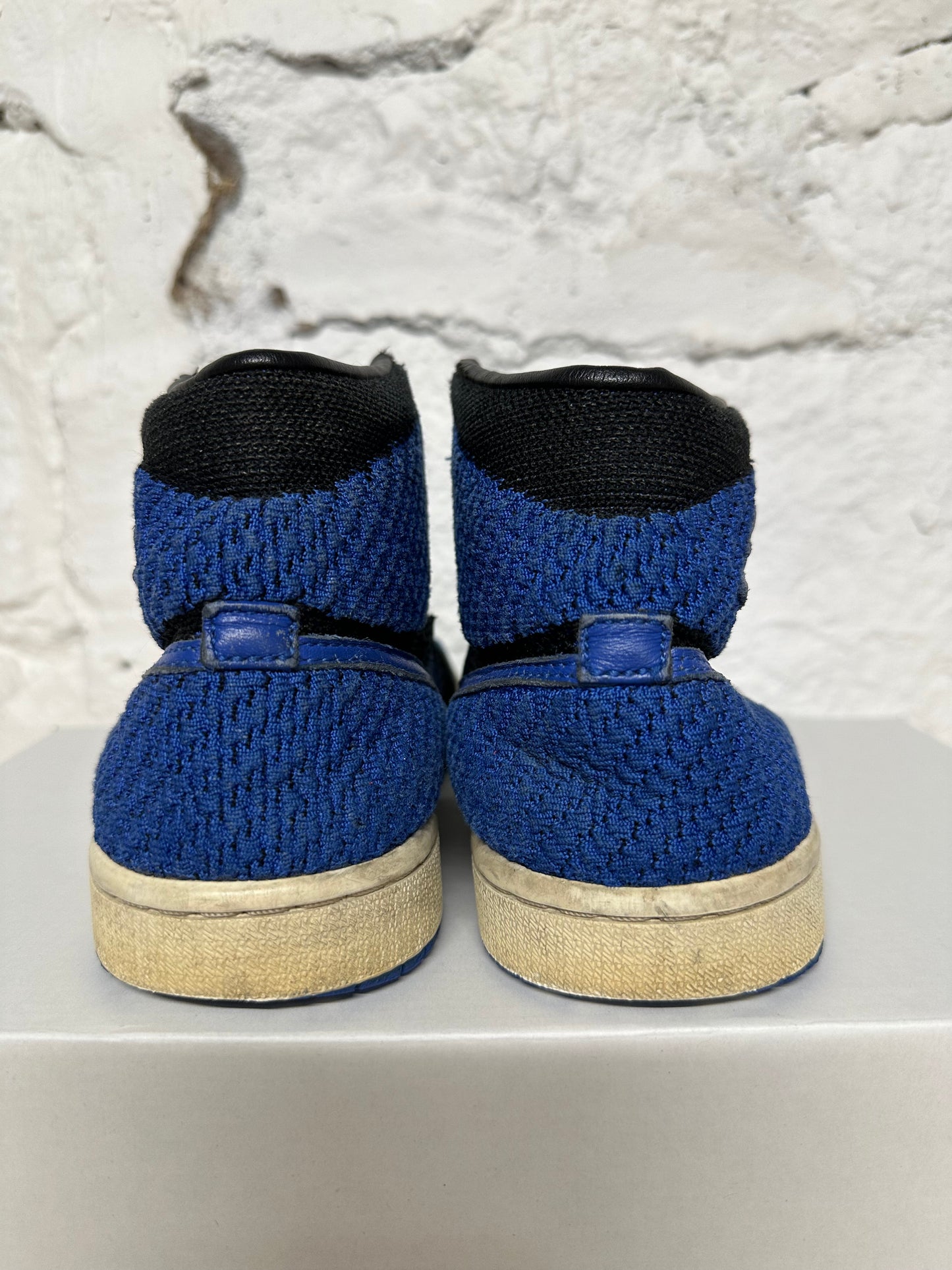 Air Jordan 1 High Flyknit Royal Sz 5.5