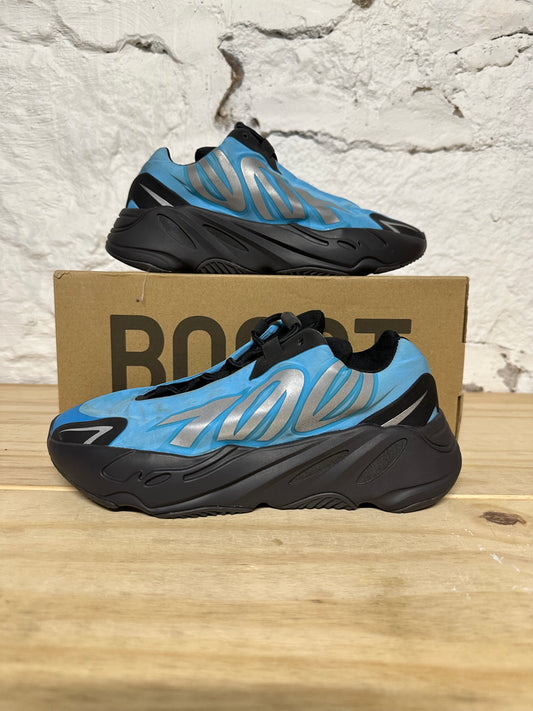 Yeezy 700 MNVN Bright Cyan Sz 6