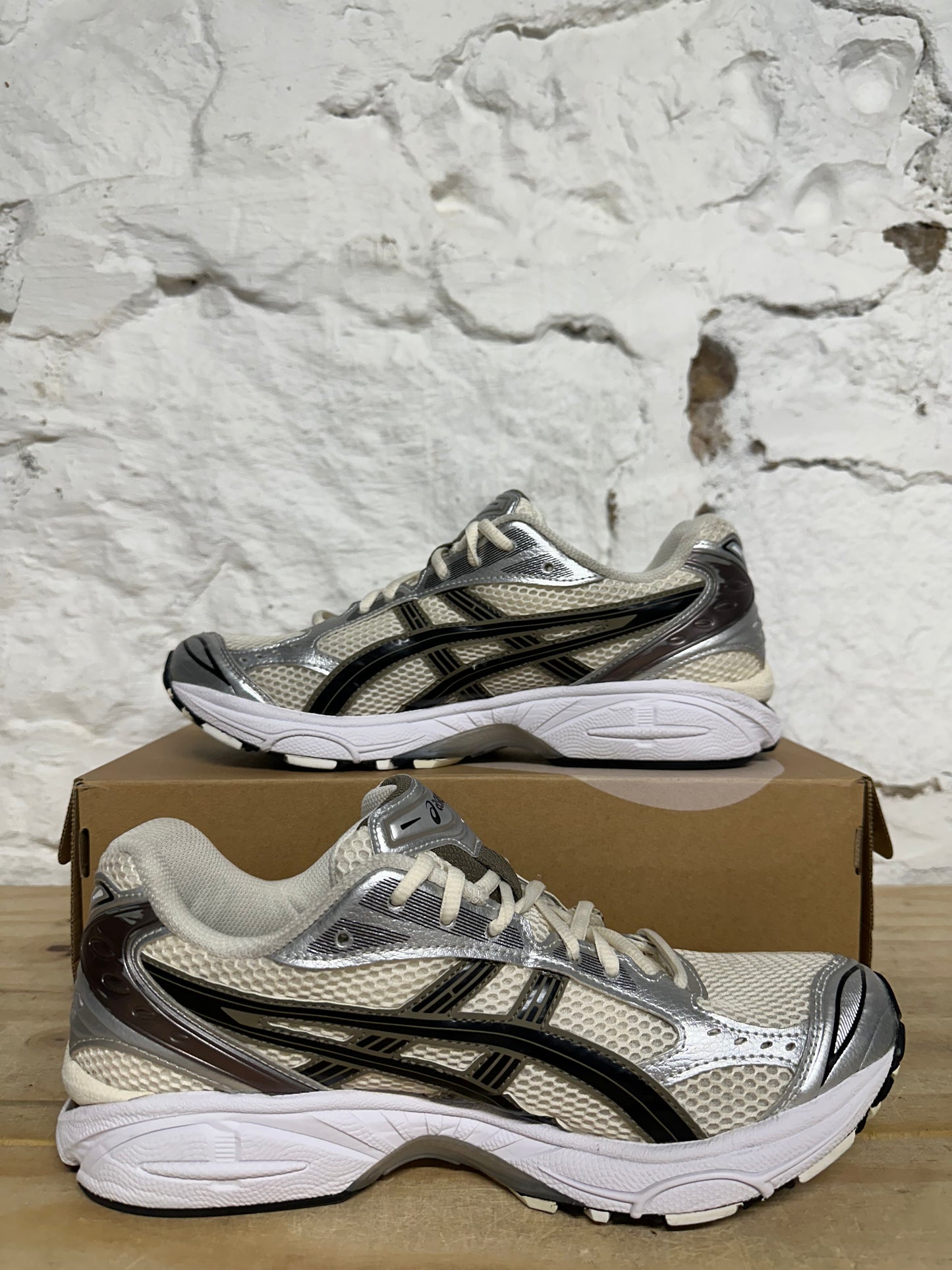 Asics Gel-Kayano Cream Black Sz 9