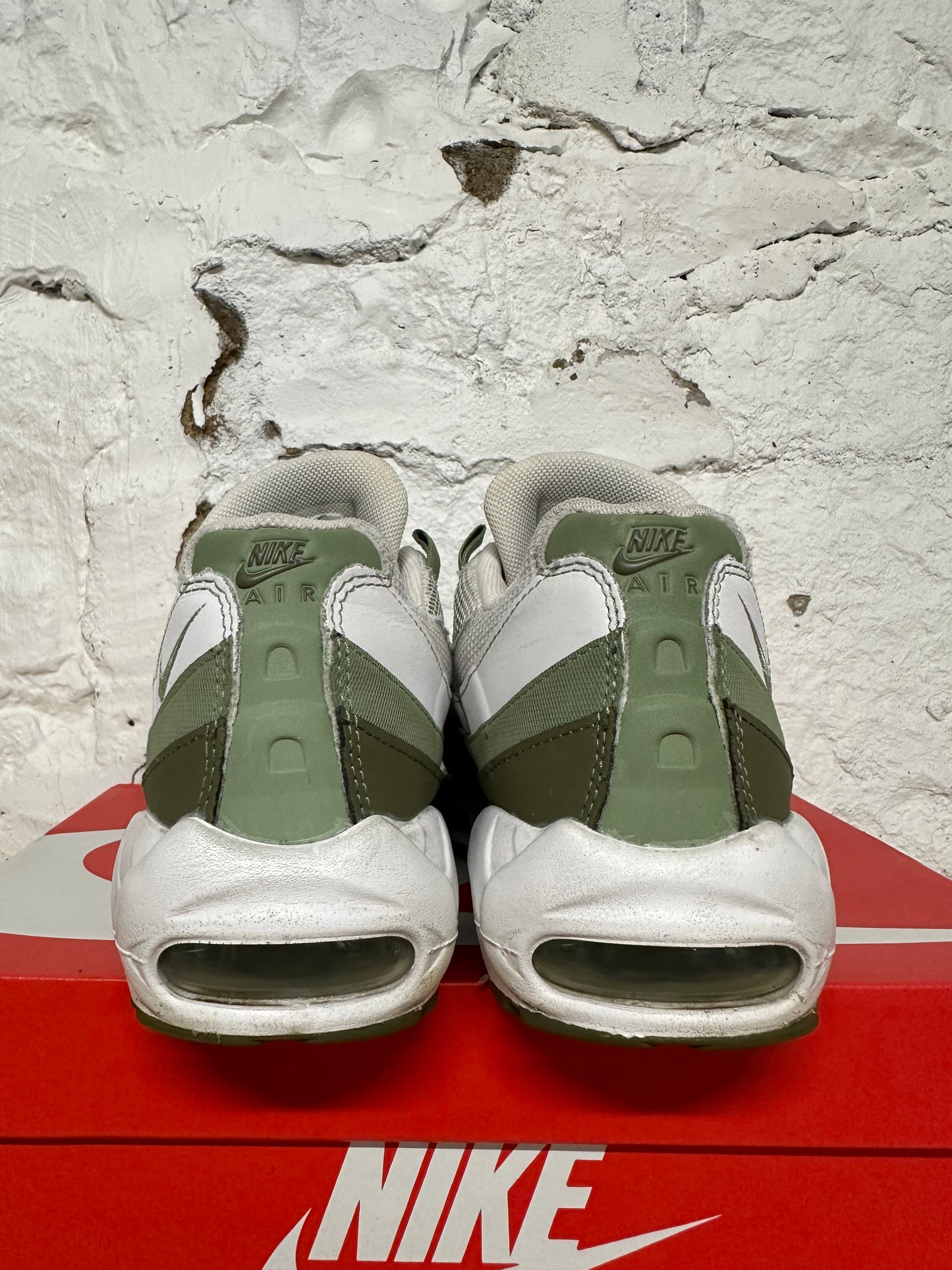 Nike Air Max 95 White Medium Olive Sz 9.5