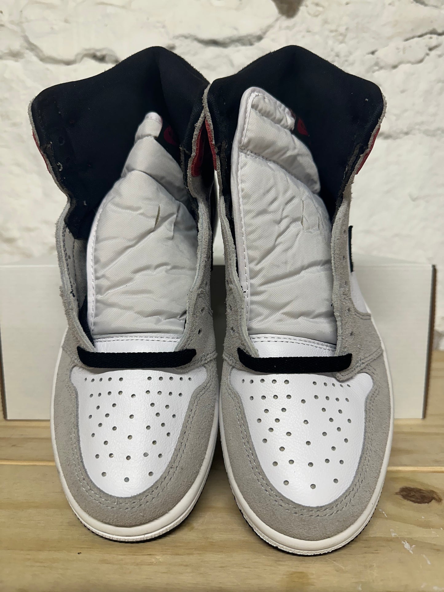 Air Jordan 1 High Light Smoke Grey Sz 7.5 DS