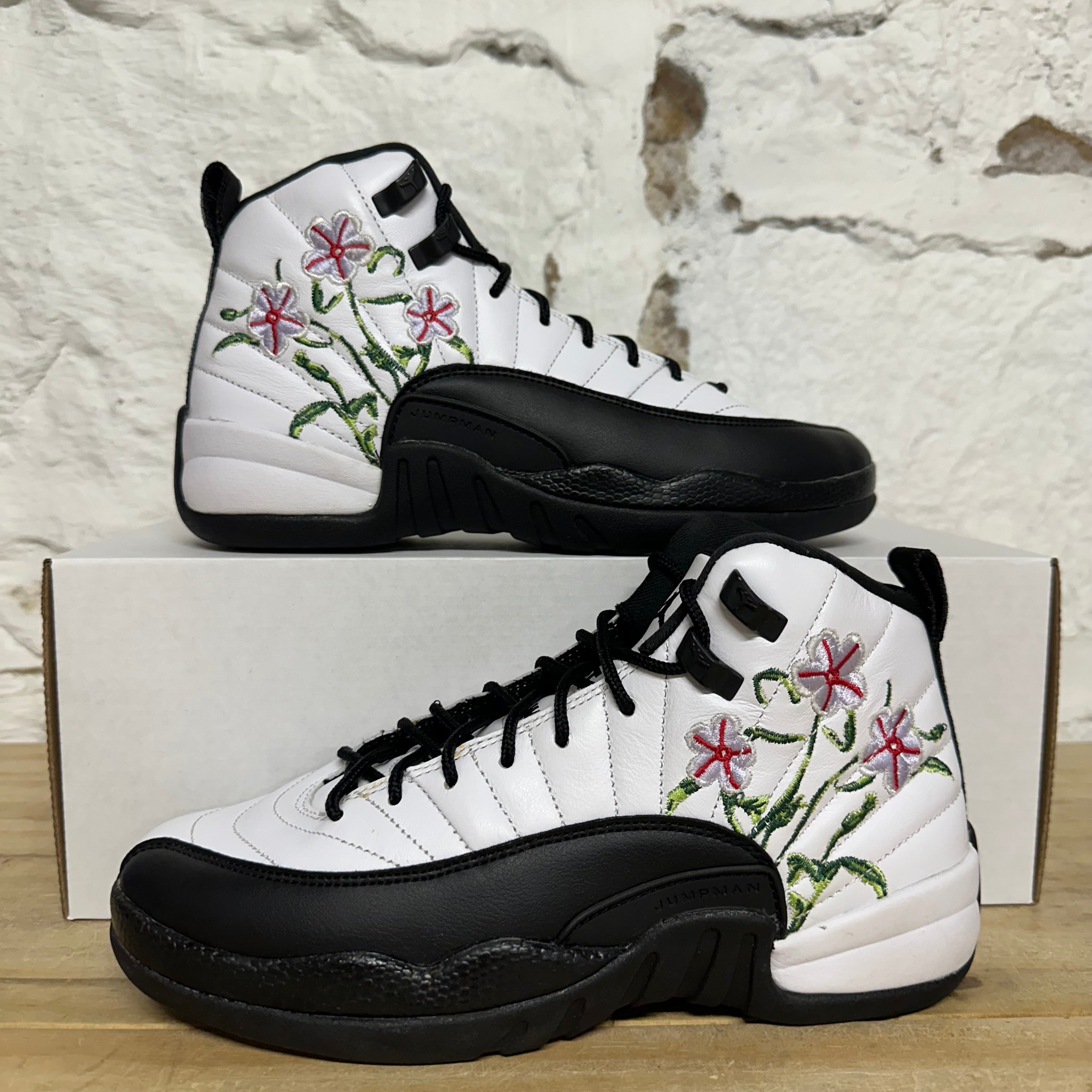 Air Jordan 12 Floral Sz 6Y