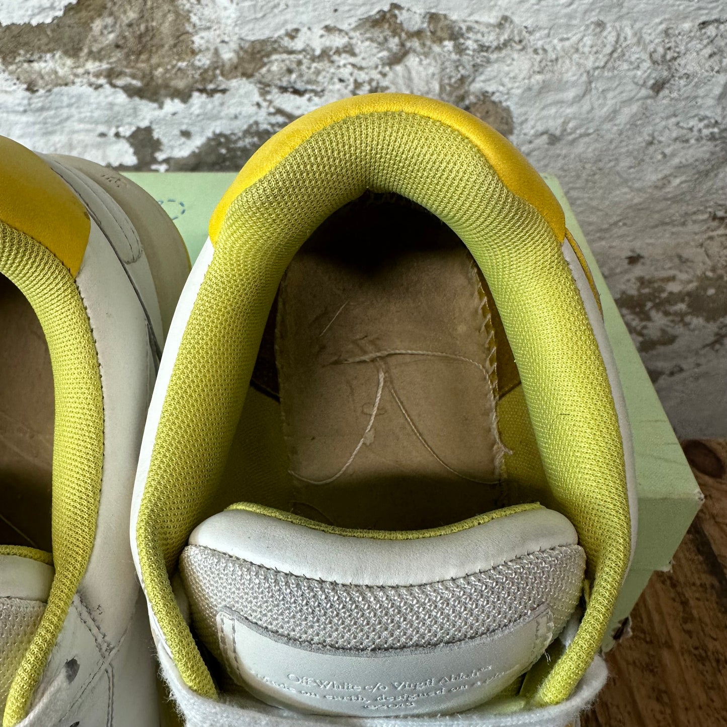 Off-White Out Of Office Yellow White Sz 10 (43)