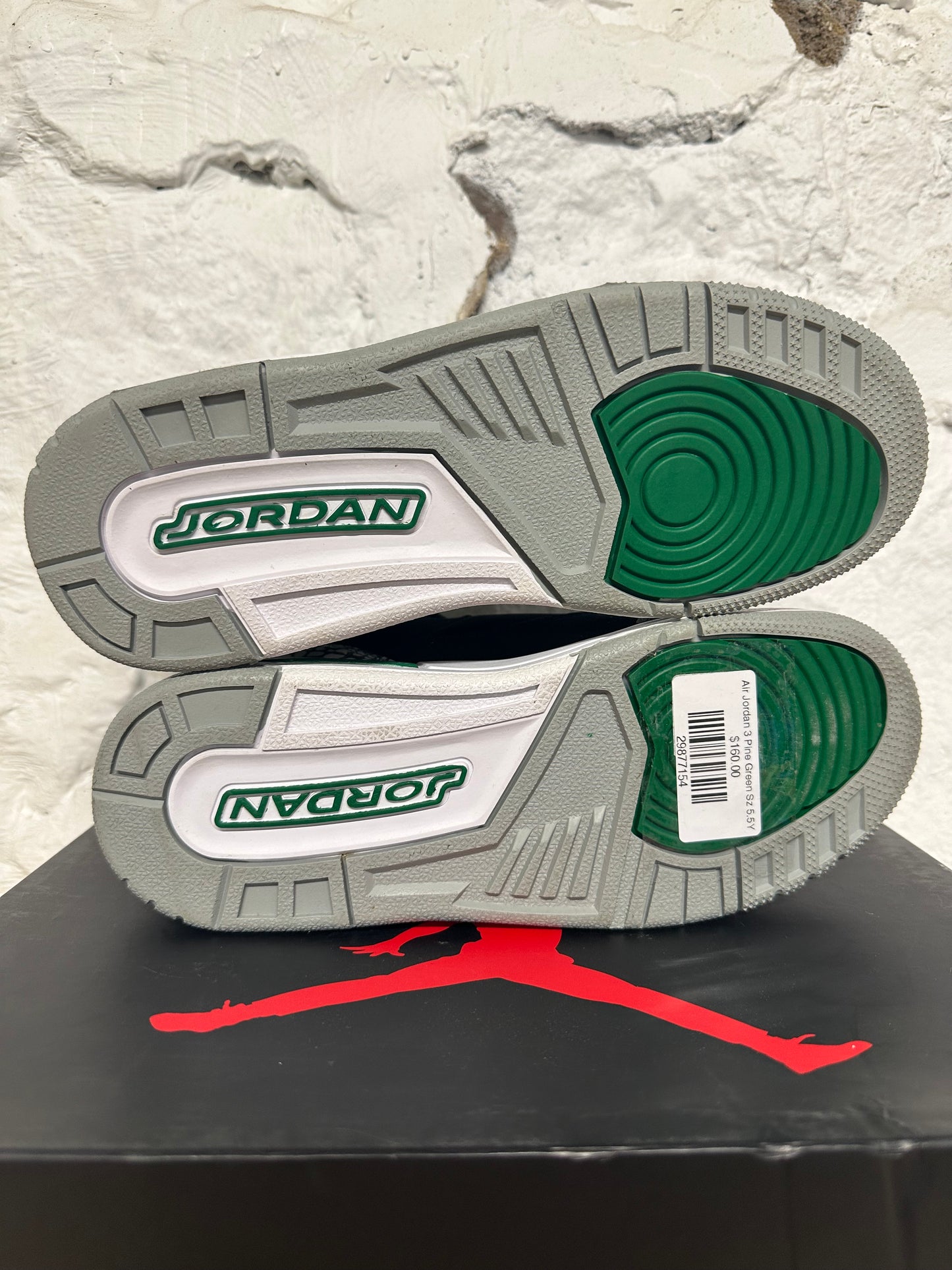 Air Jordan 3 Pine Green Sz 5.5Y