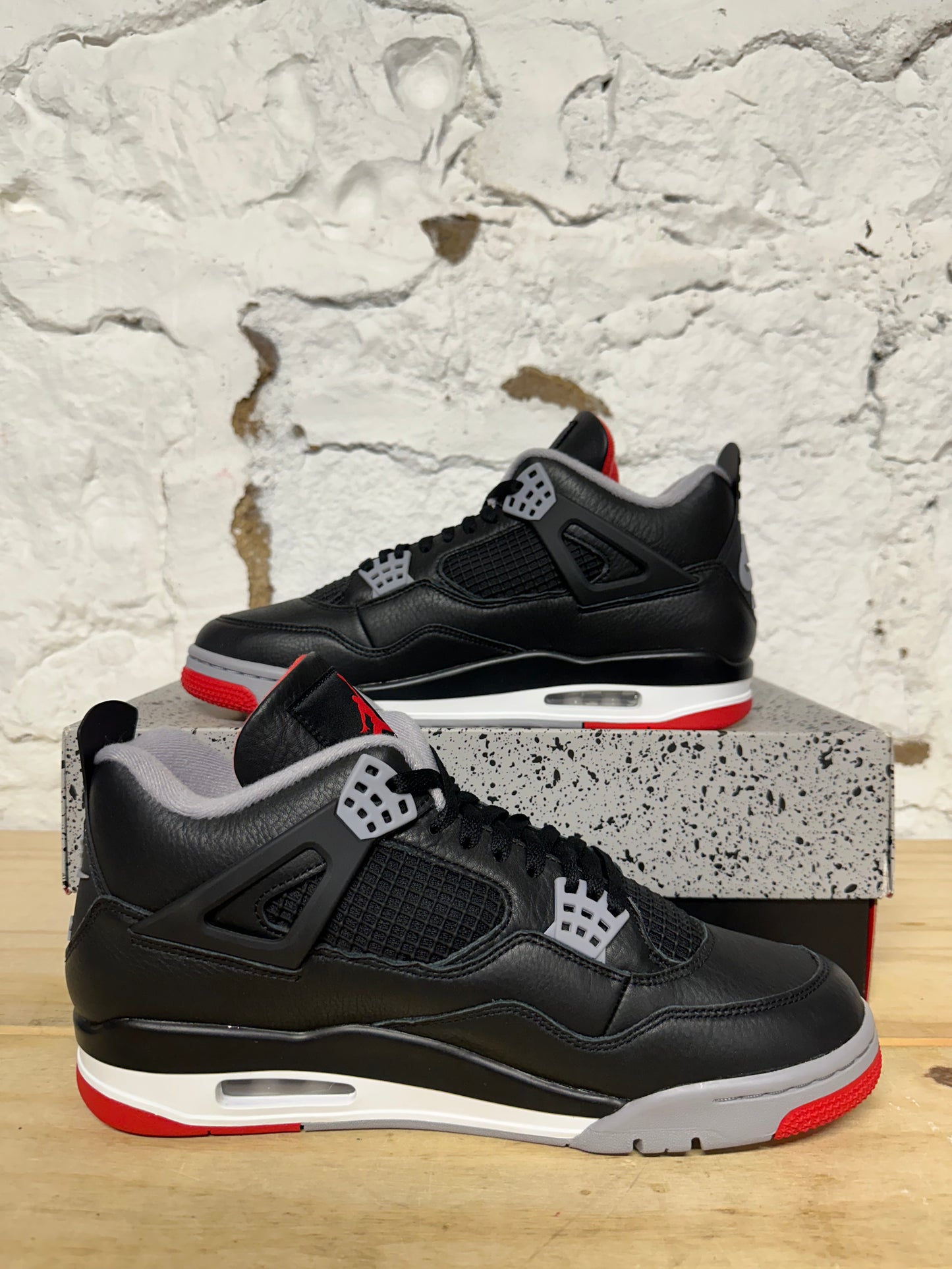 Air Jordan 4 Bred Reimagined Sz 11.5 DS