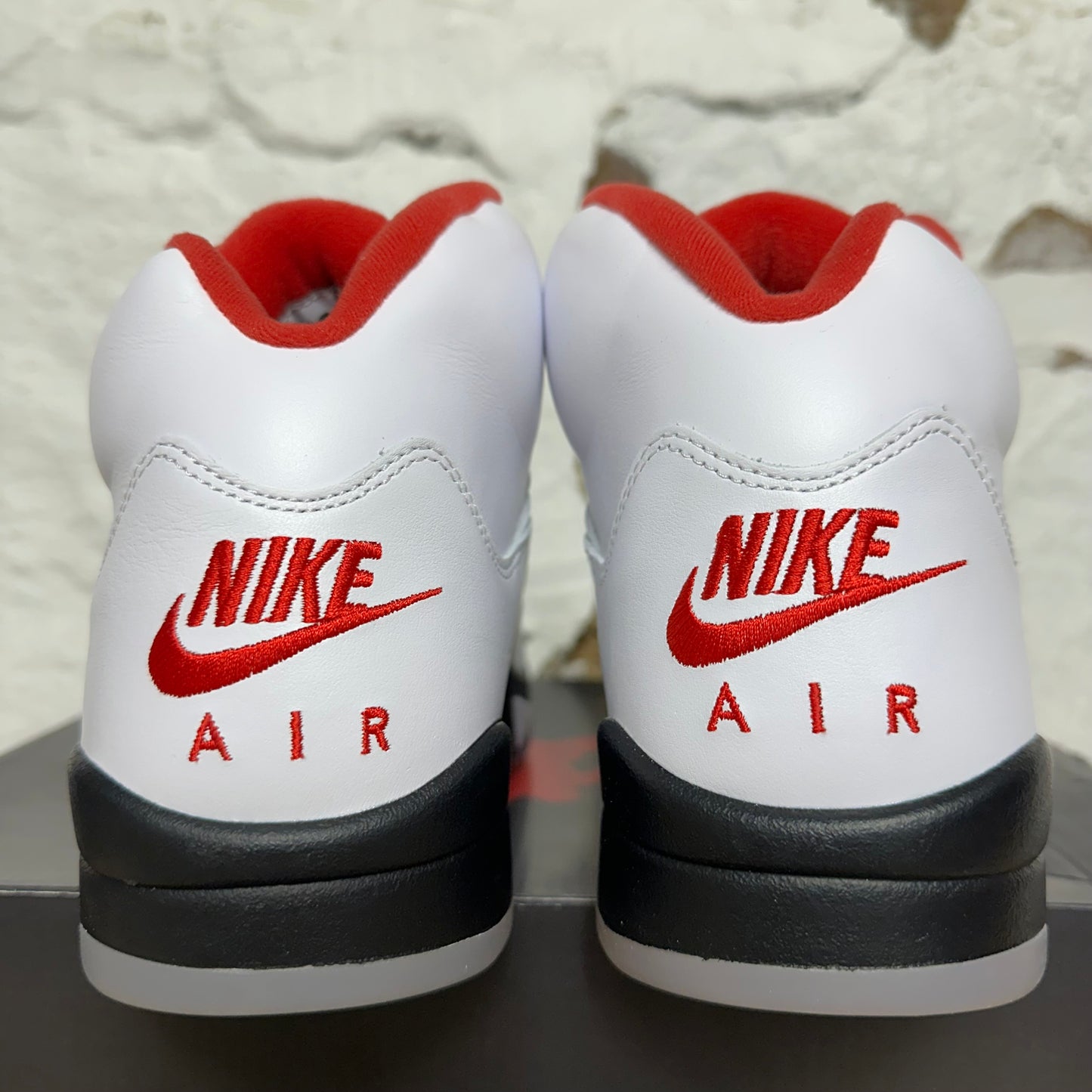 Air Jordan 5 Fire Red Sz 11 DS