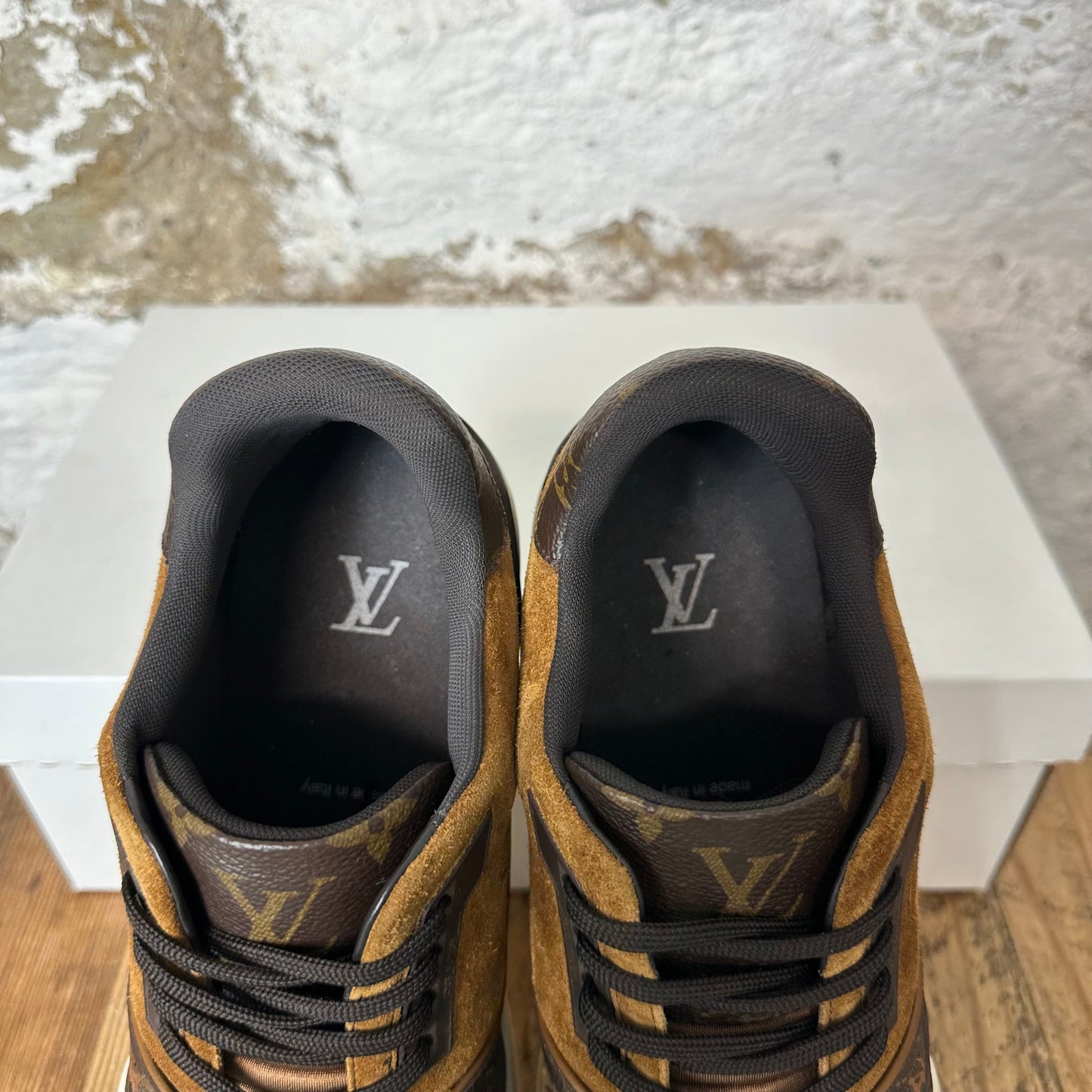 Louis Vuitton Brown Suede Monogram Trainer Sneaker Sz 9.5 (8LV) No Box